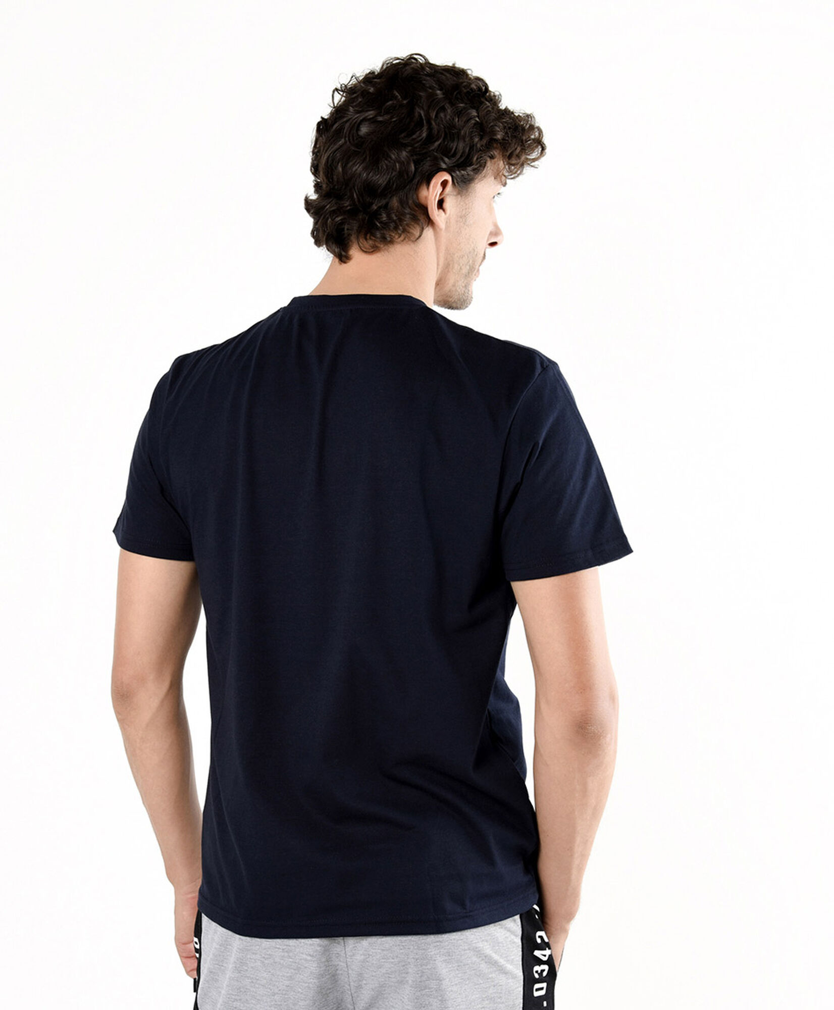 Polera deportiva hombre logo Polera deportiva hombre logo