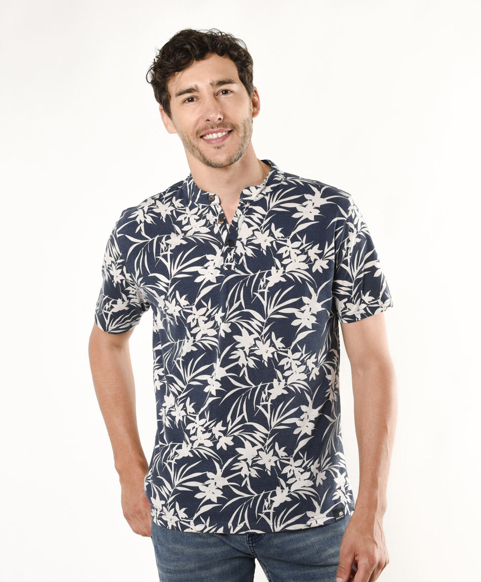 Polera hombre hojas y flores Polera hombre hojas y flores