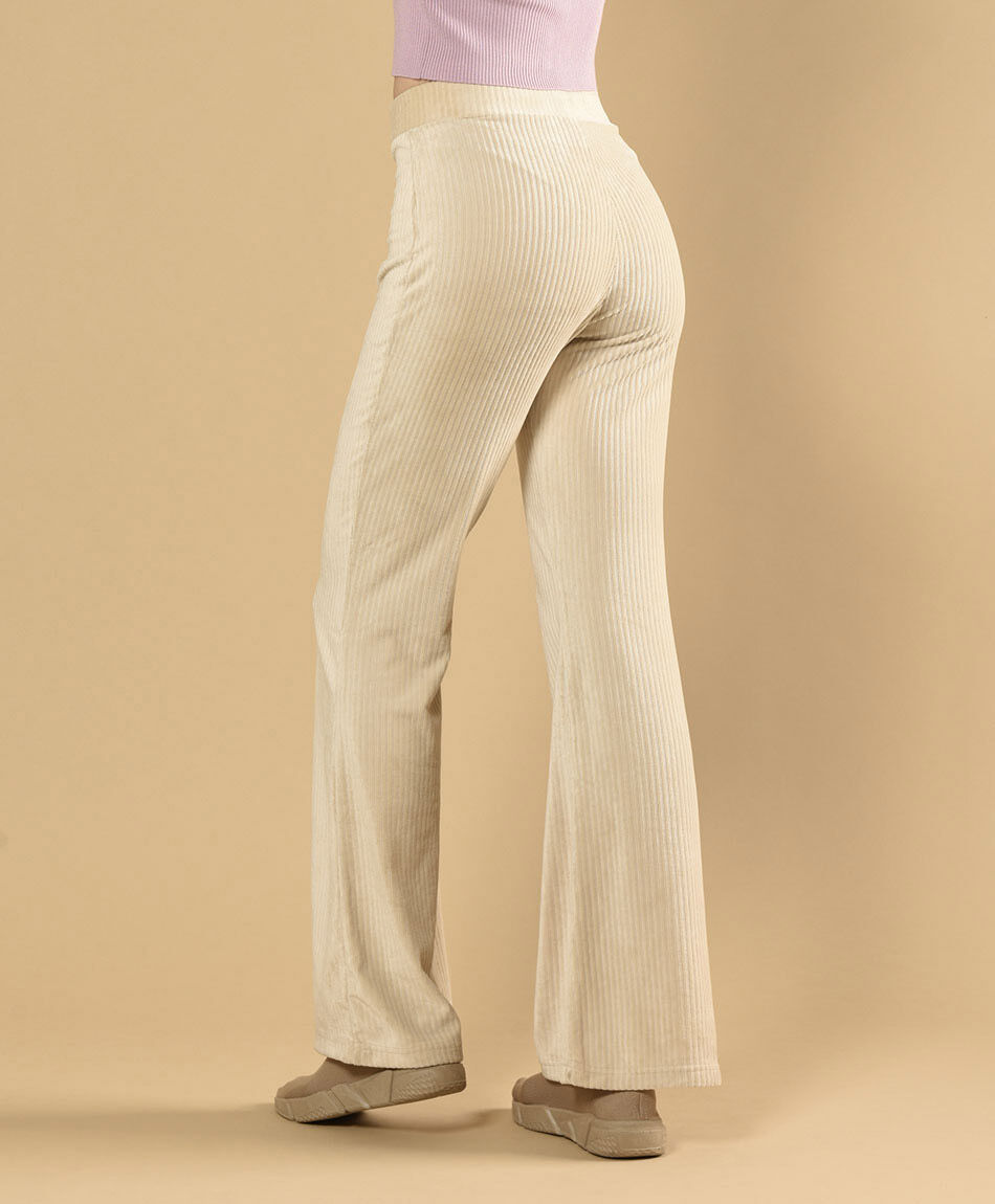 Pantal&oacute;n flare corderoy