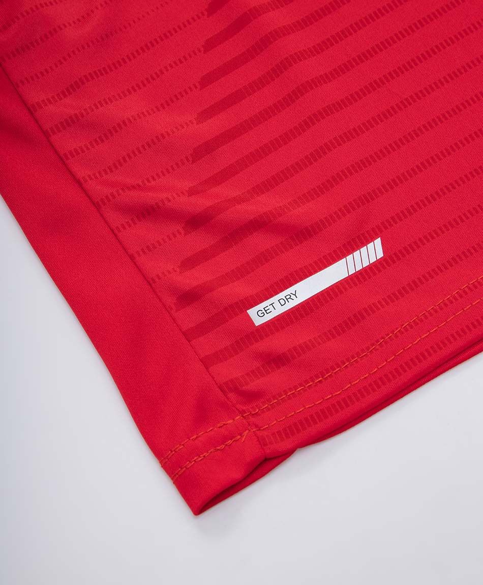 Polera deportiva hombre roja l&iacute;neas