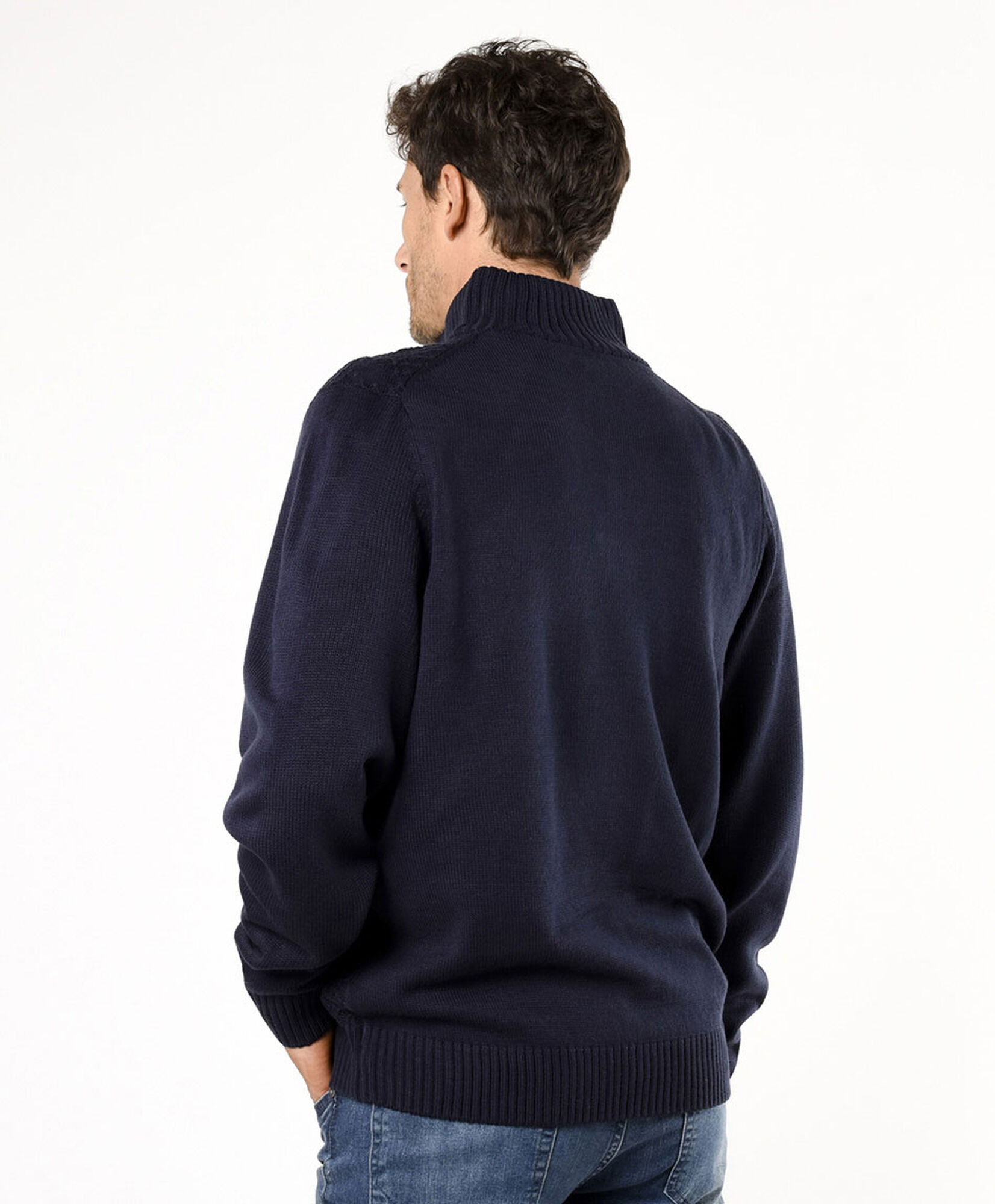 Sweater hombre tejido cuello alto Sweater hombre tejido cuello alto
