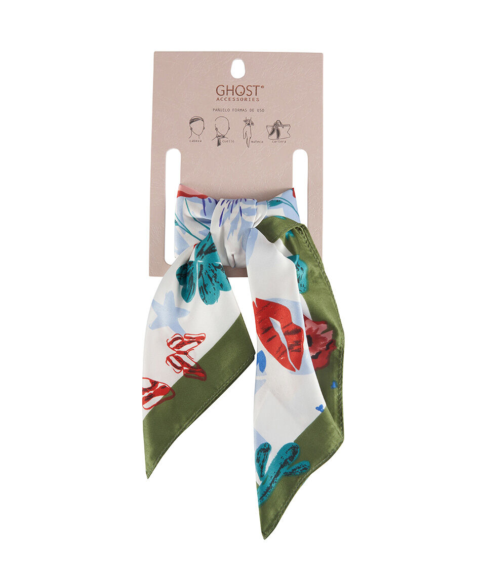 Pa&ntilde;uelo mujer rosas