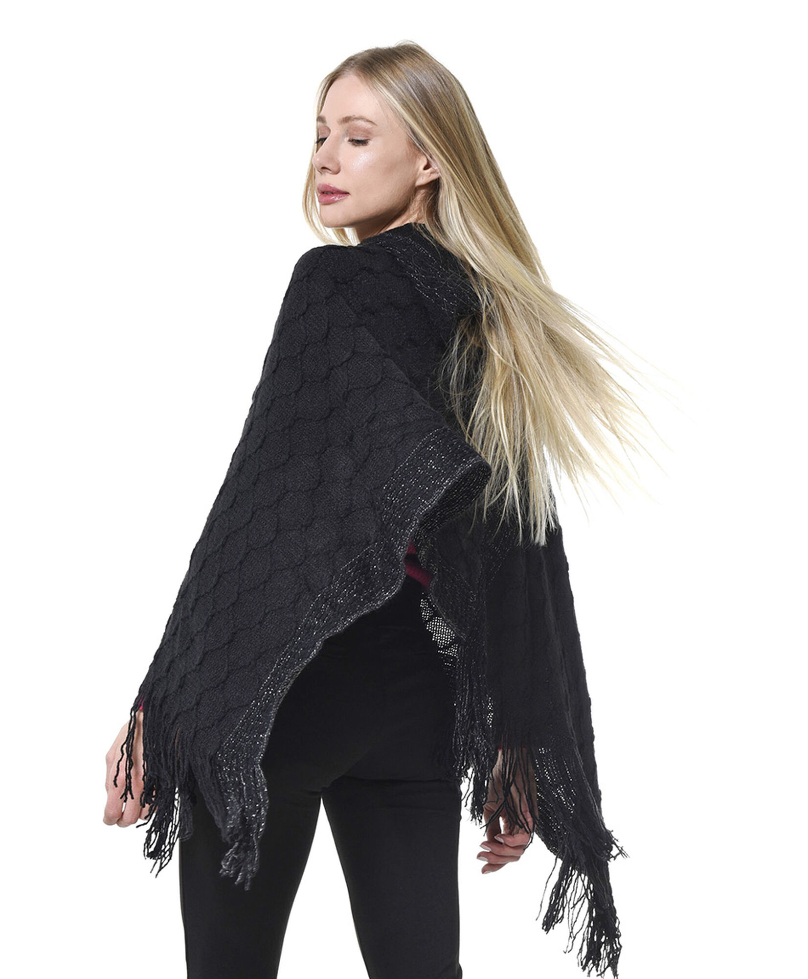 Poncho detalles brillos Poncho detalles brillos
