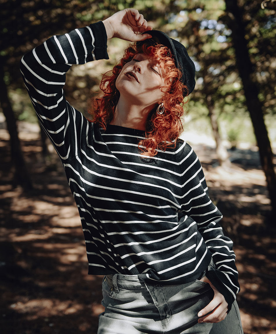 Sweater mujer l&iacute;neas black and white