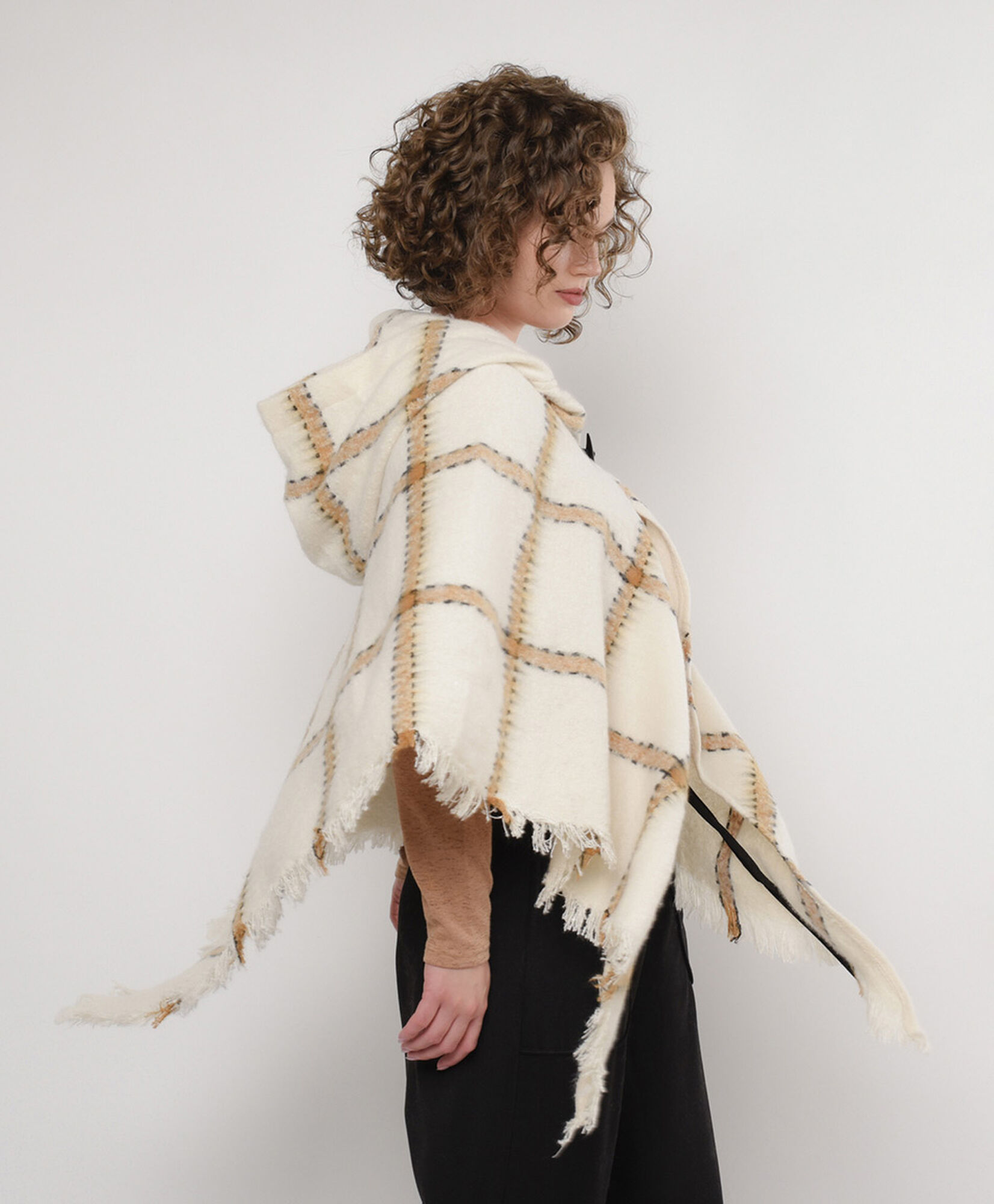 Poncho mujer cuadros y gorro Poncho mujer cuadros y gorro