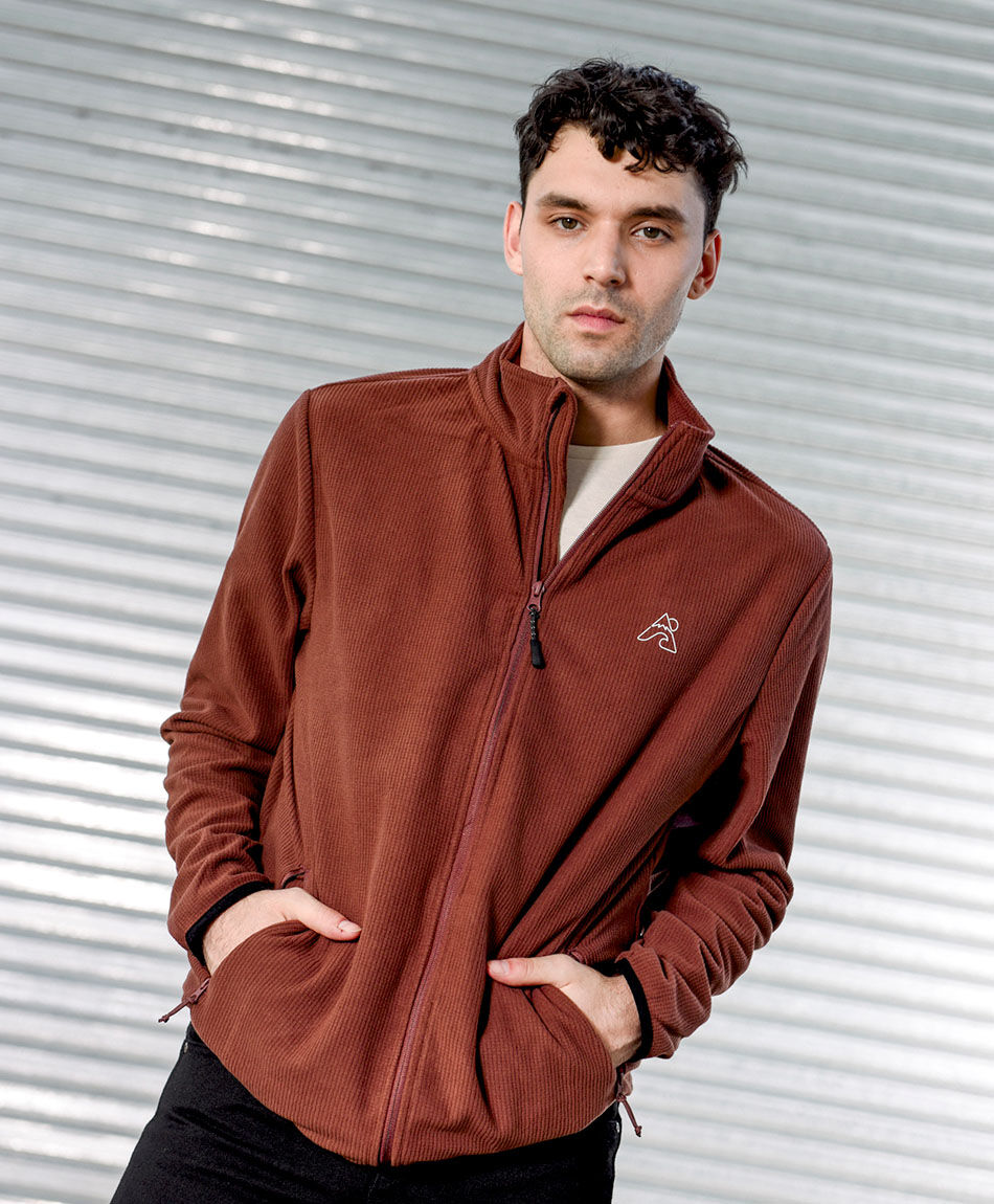 Poler&oacute;n hombre outdoor textura