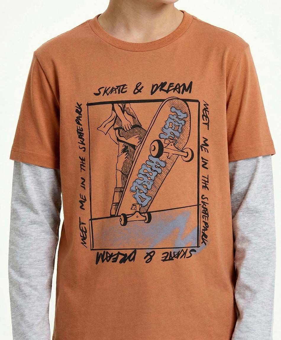 Polera ni&ntilde;o estampado skate