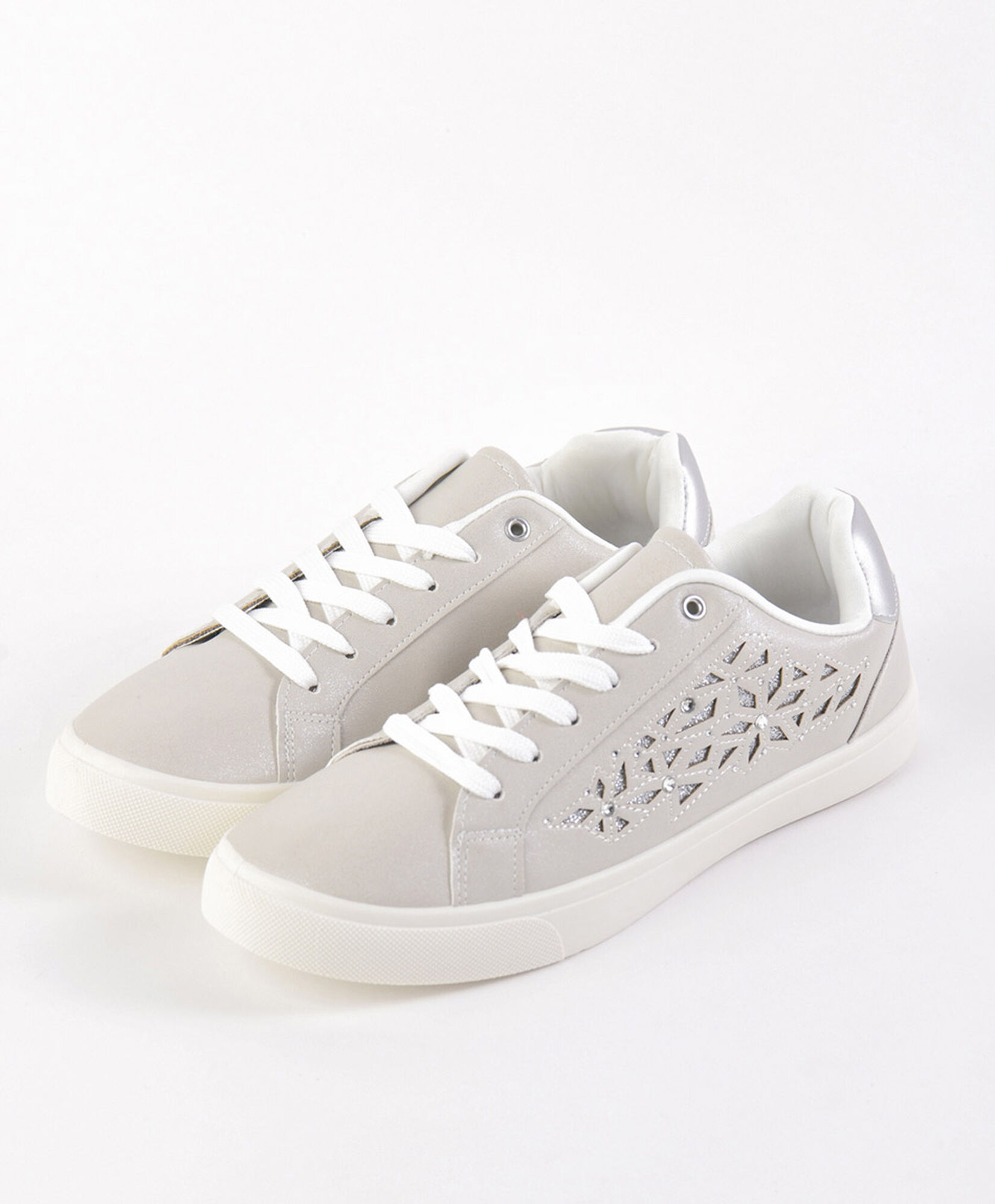 Zapatilla mujer diseño calado Zapatilla mujer diseño calado