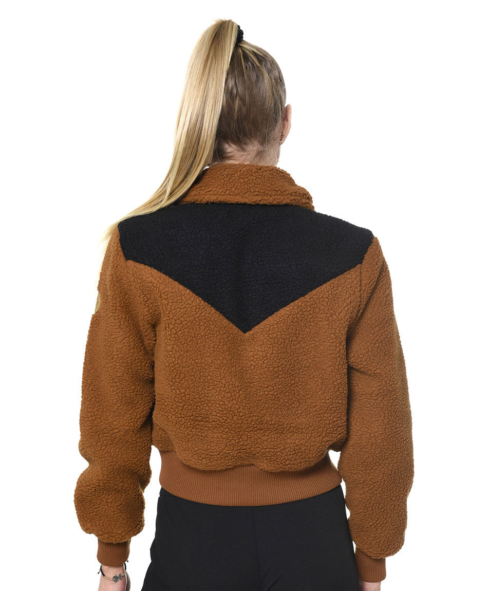 Chaqueta deportiva corta
