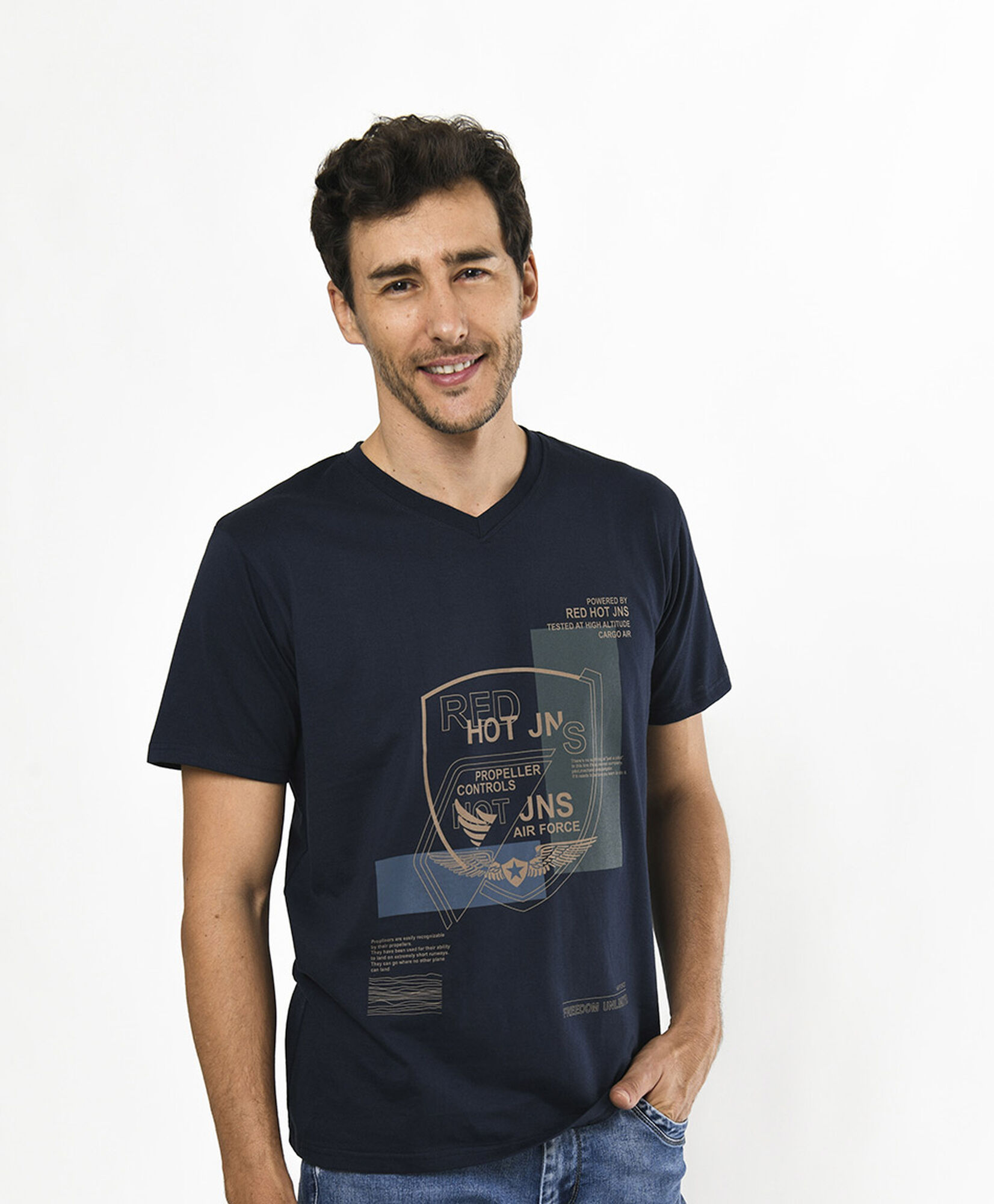 Polera hombre texto escudo Polera hombre texto escudo