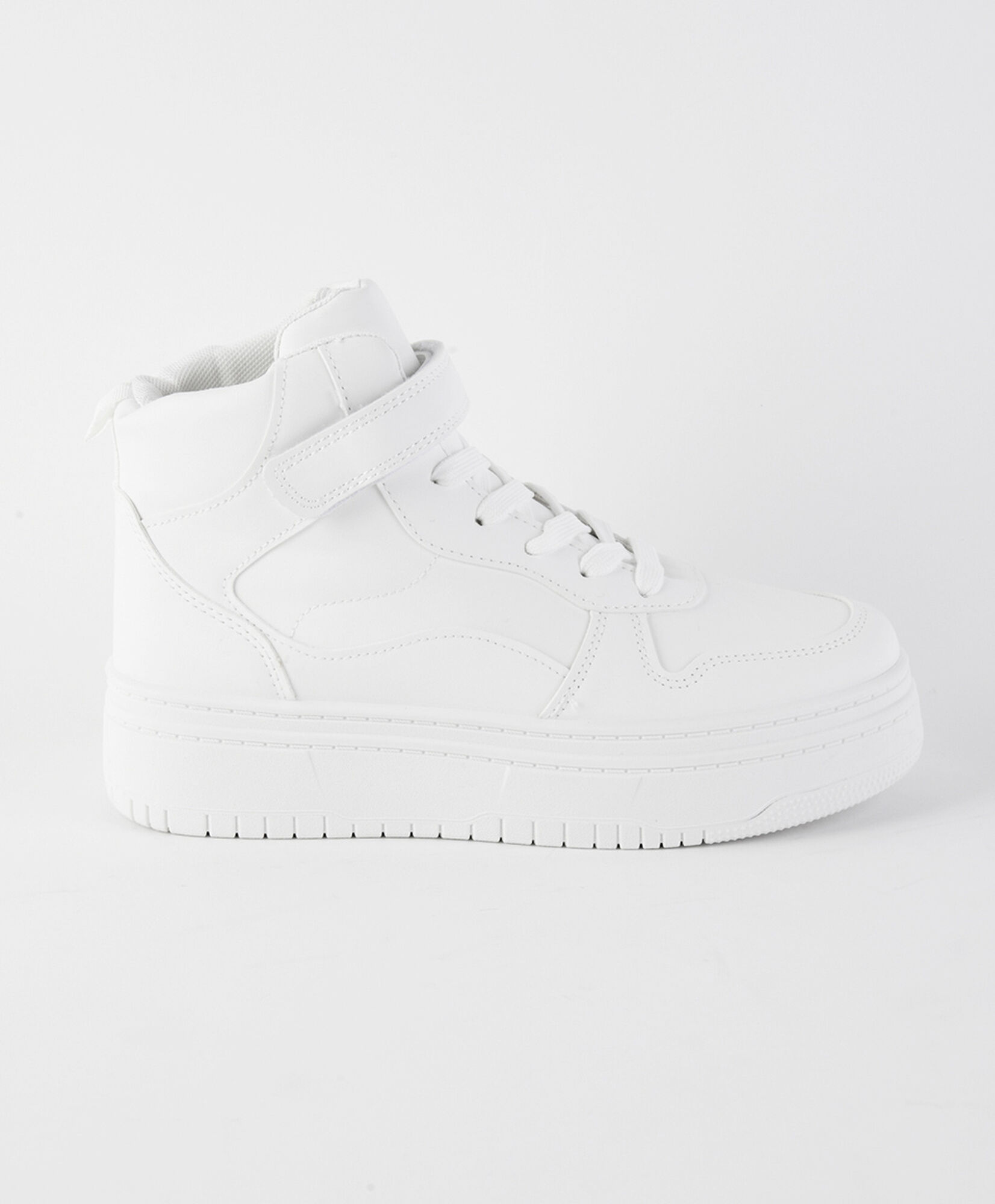 Zapatilla mujer blanca velcro Zapatilla mujer blanca velcro