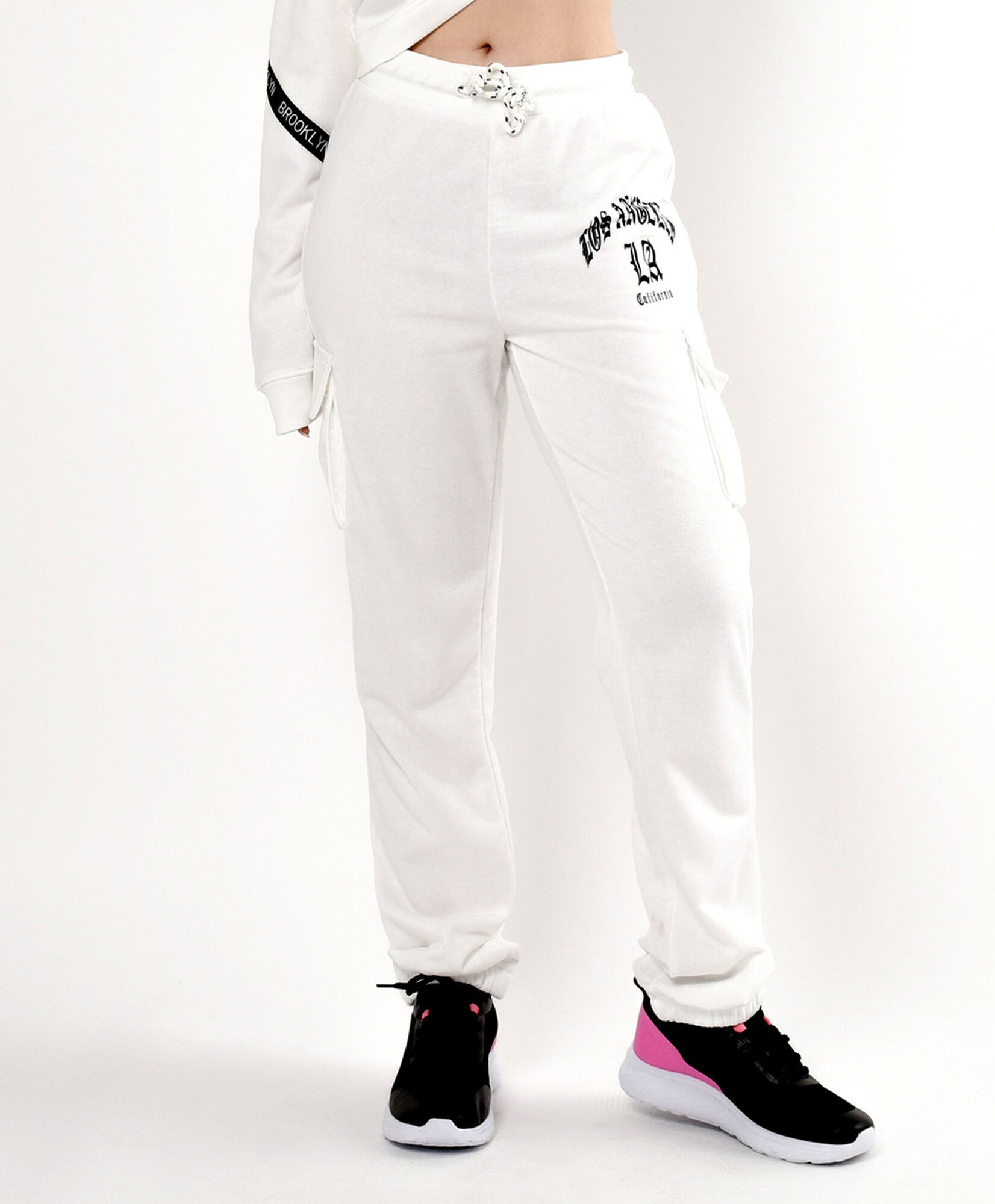 Pantalón deportivo mujer cargo Pantalón deportivo mujer cargo