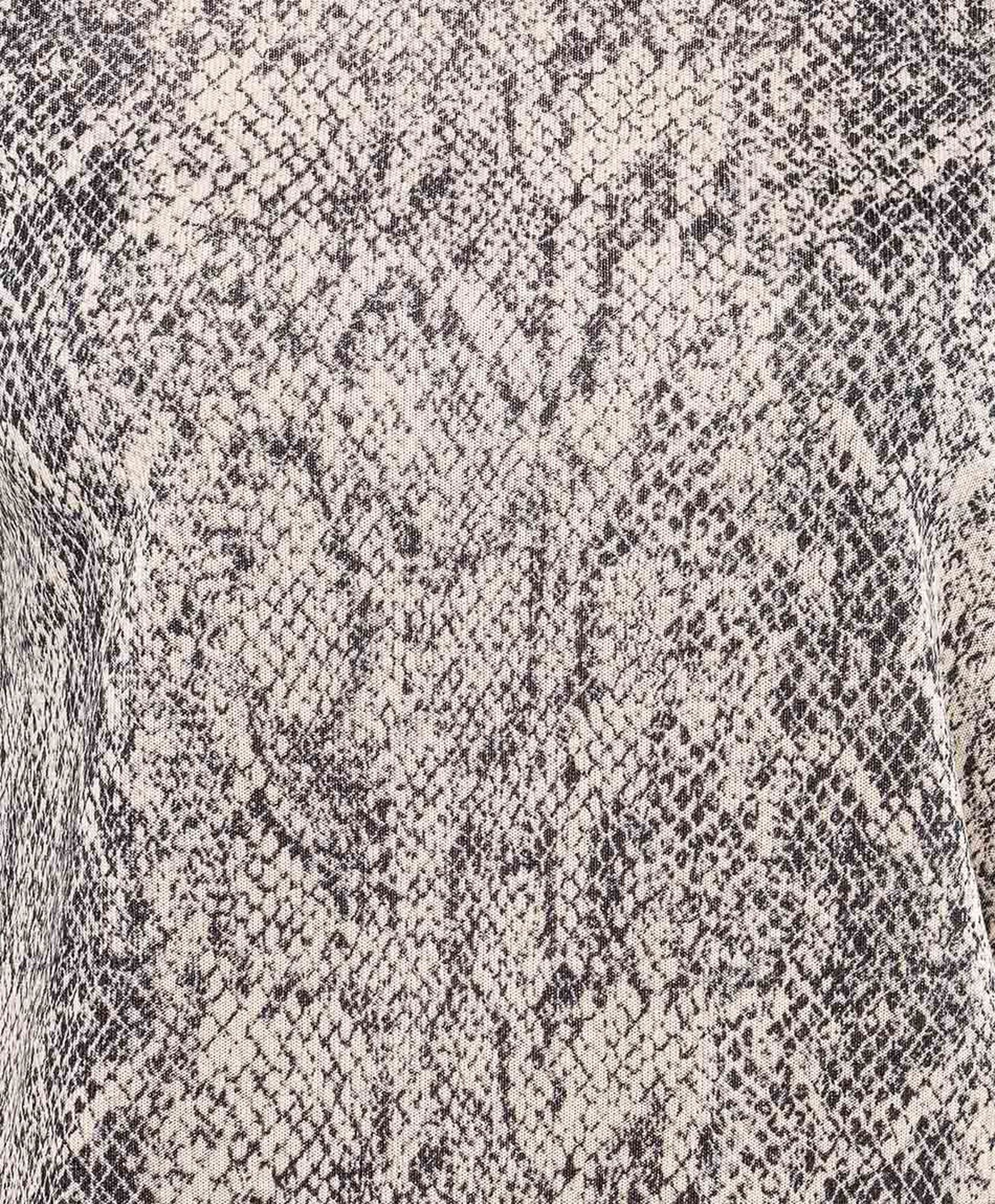 Polera mujer lanosa estilo serpiente Polera mujer lanosa estilo serpiente