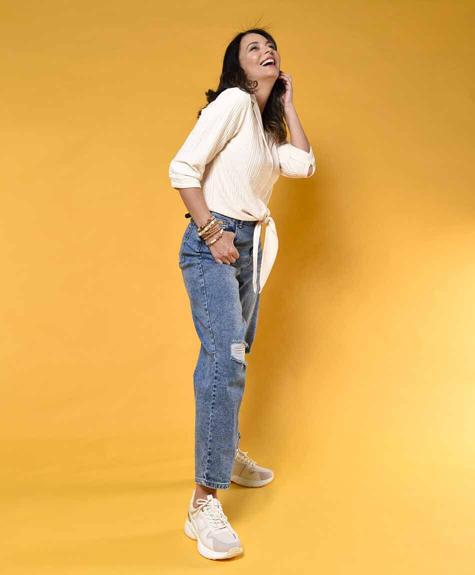 Zapatilla detalle dorado plataforma