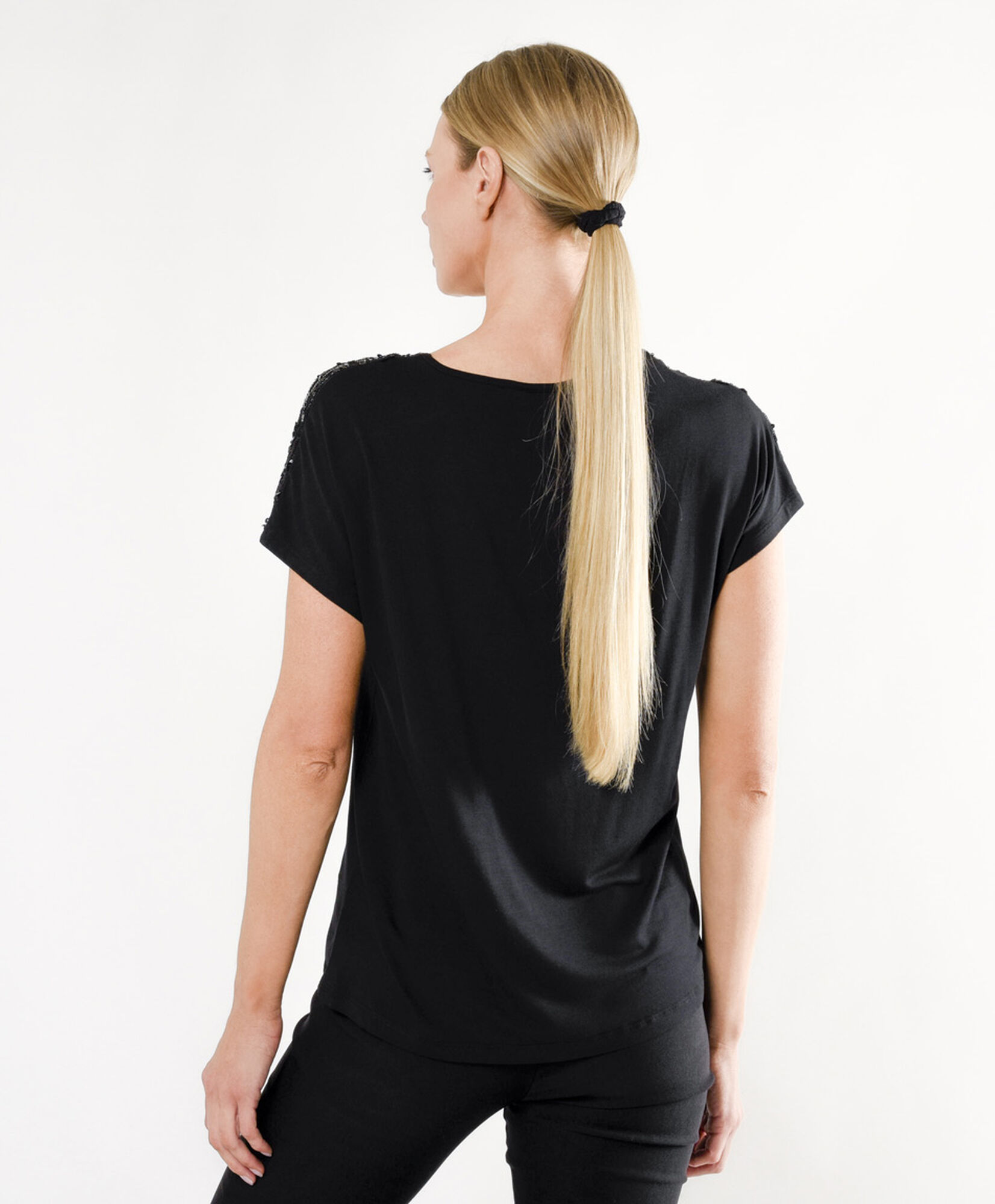 Polera mujer lentejuelas hombros Polera mujer lentejuelas hombros