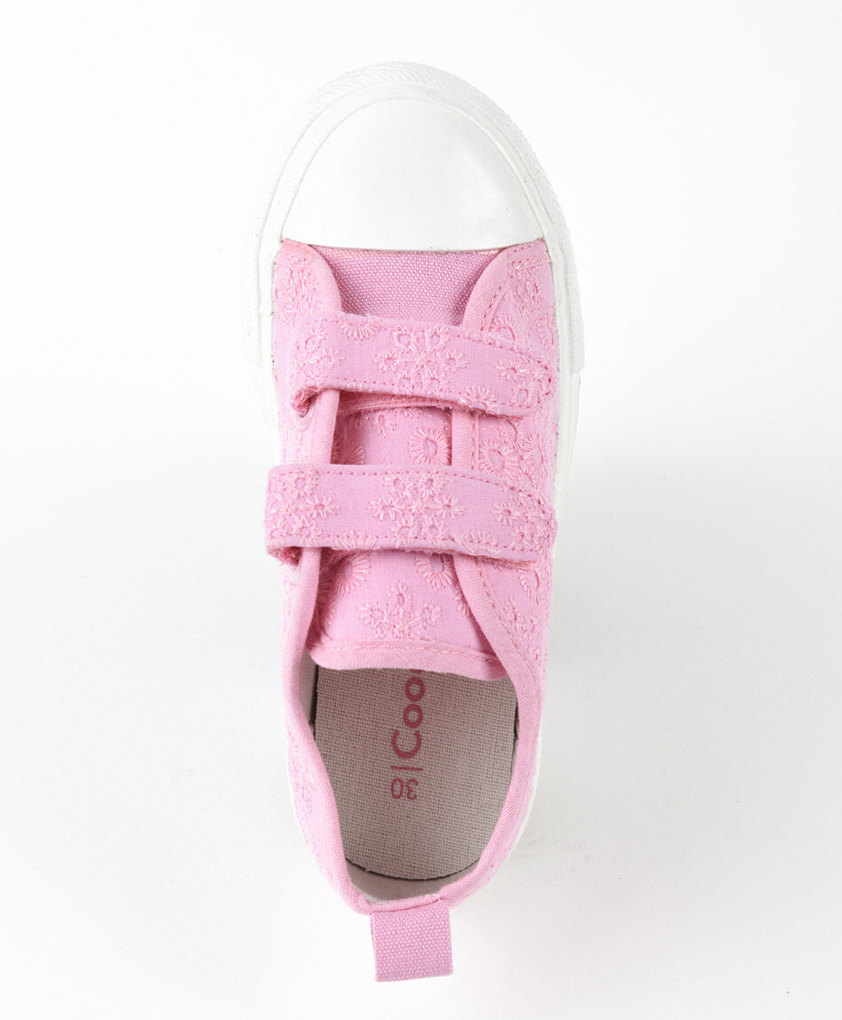 Zapatilla infantil flores bordadas rosa