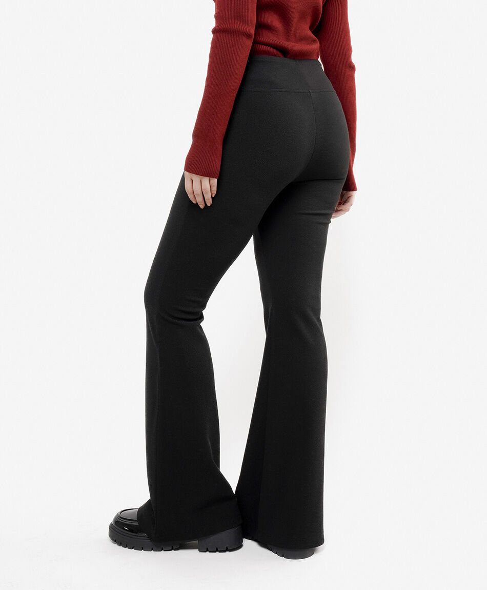 Pantal&oacute;n mujer b&aacute;sico flare