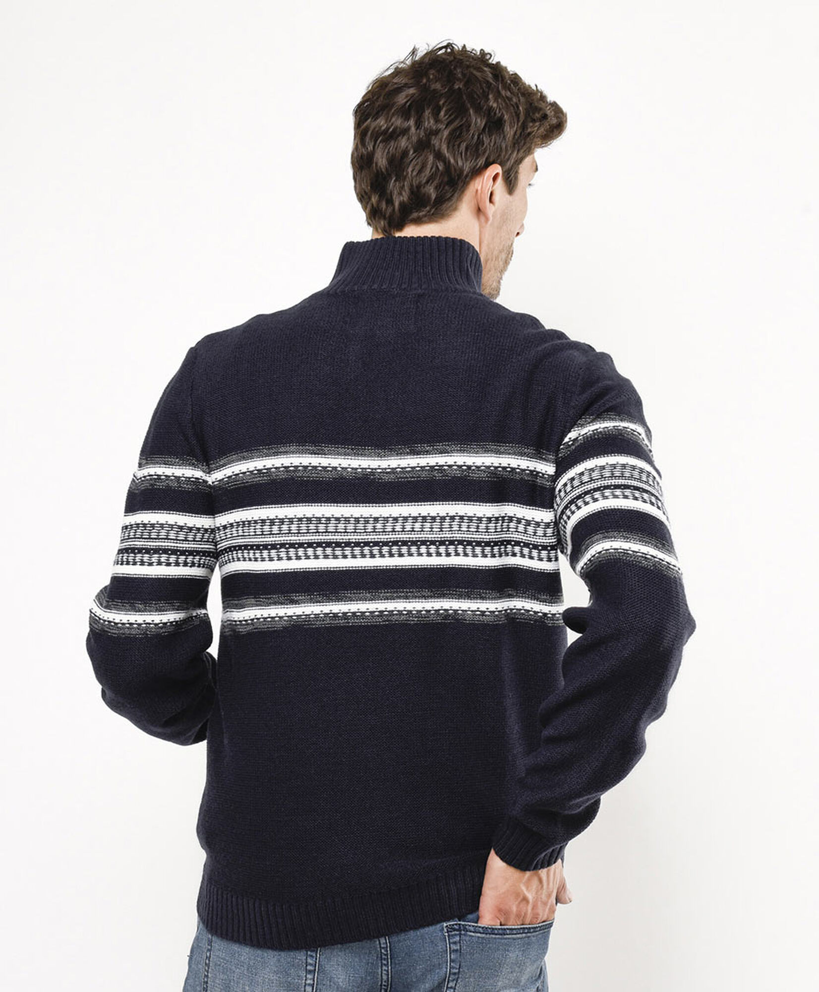 Sweater hmbre líneas diseño Sweater hmbre líneas diseño