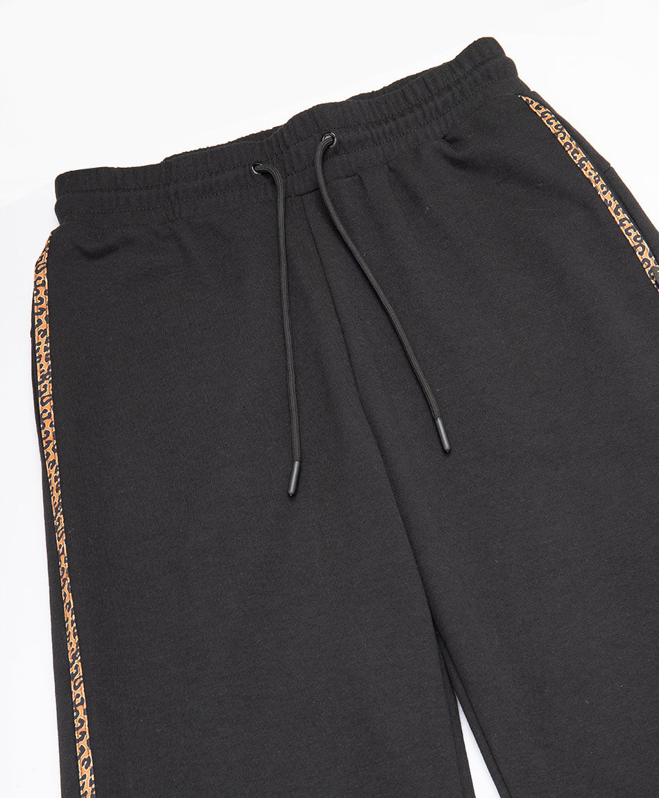 Ppantal&oacute;n deportivo mujer acampanado black