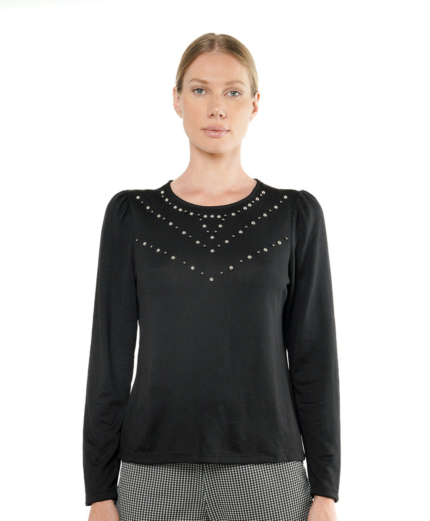 Polera mujer tachas frontales Polera mujer tachas frontales