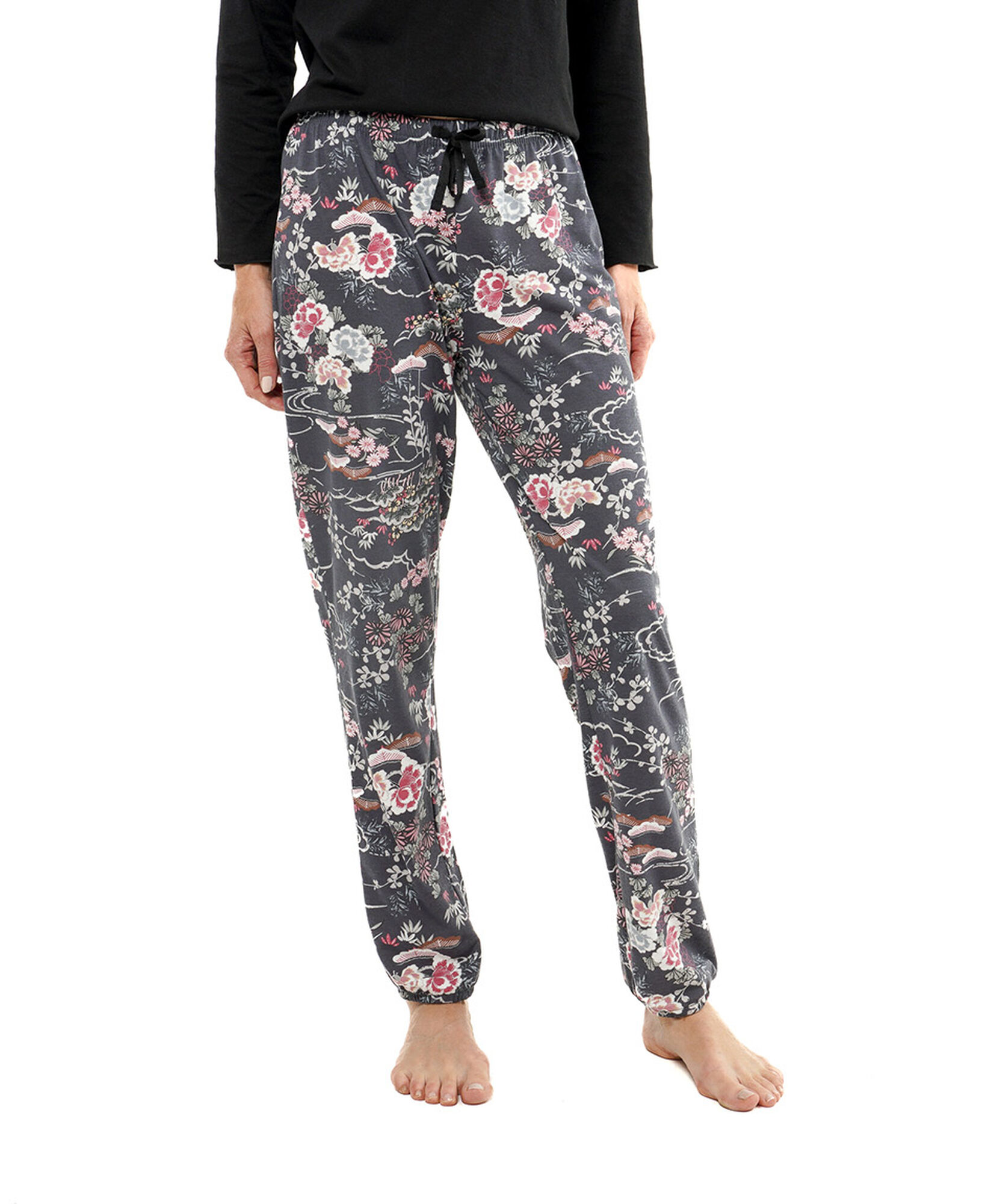 Pijama mujer botones y flor bordada Pijama mujer botones y flor bordada