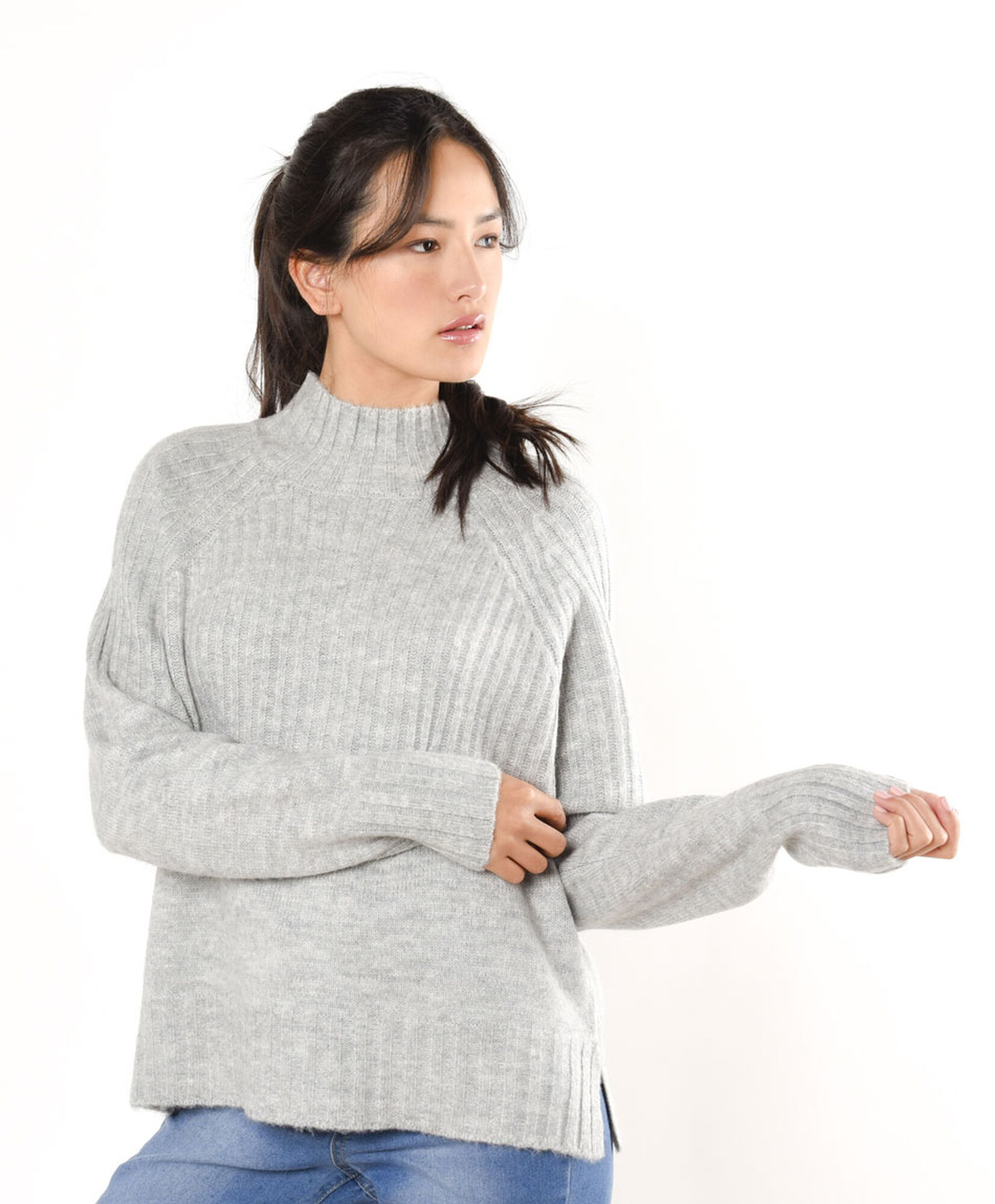 Sweater mujer cuello medio gris Sweater mujer cuello medio gris