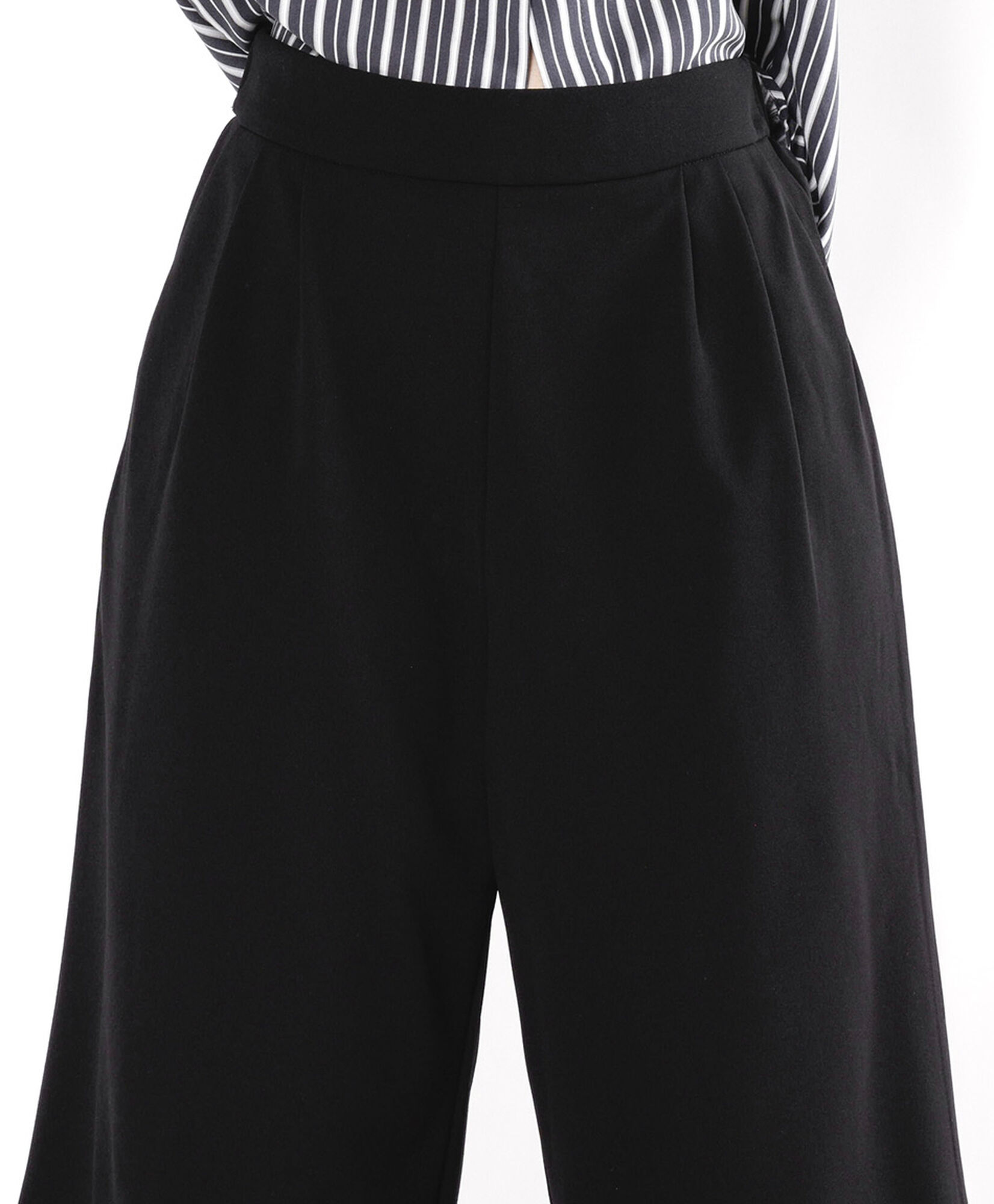Pantalón mujer capri negro Pantalón mujer capri negro