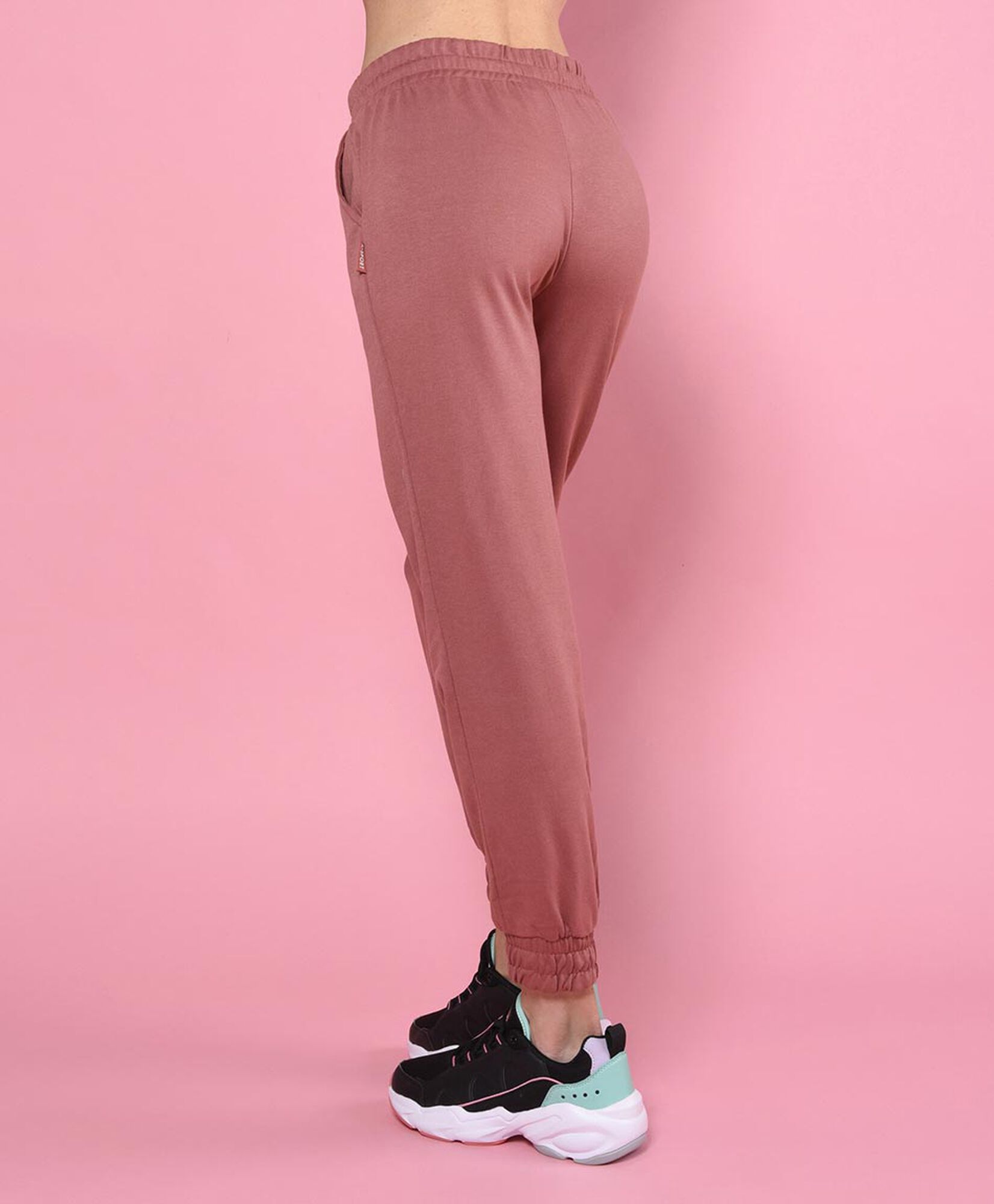 Pantalón de buzo tiro alto skinny fit Pantalón de buzo tiro alto skinny fit