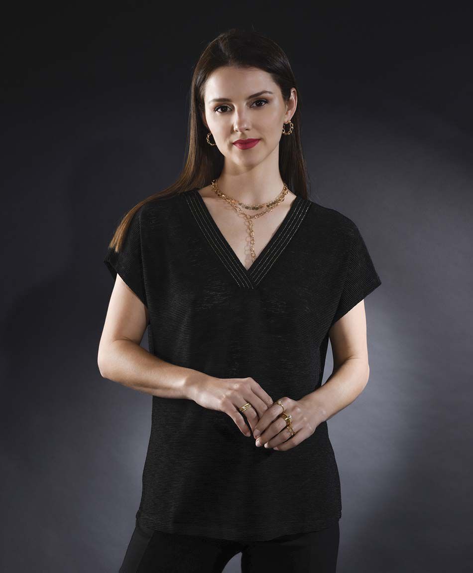 Polera manga corta cuello en v