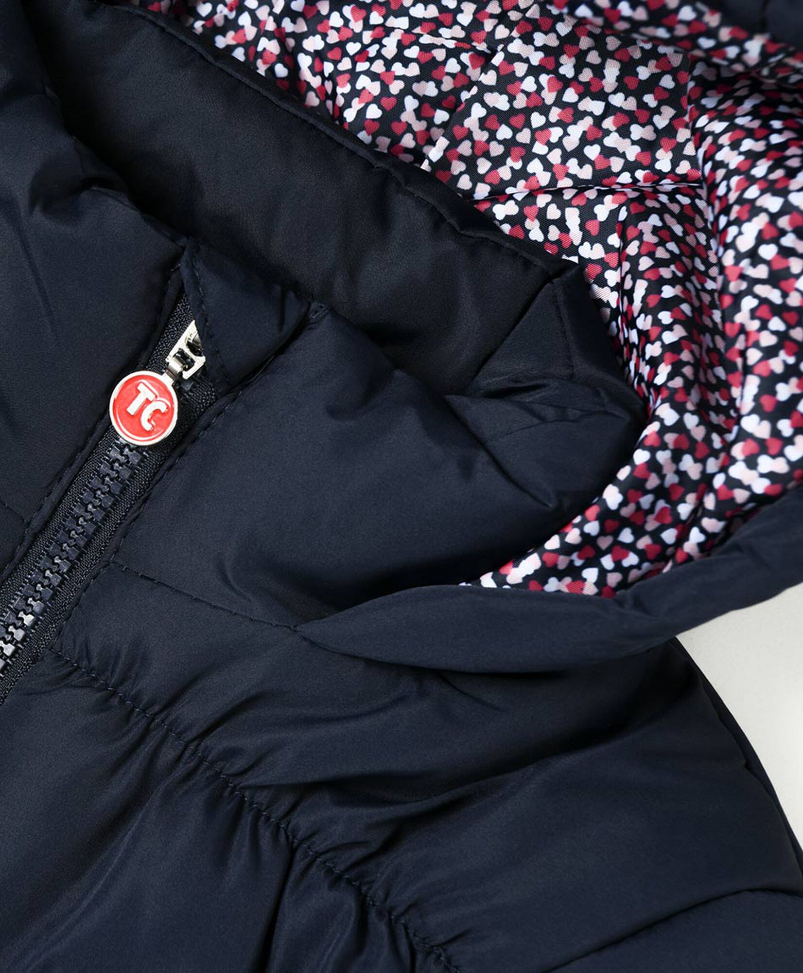 Parka escolar con cinturón y costuras Parka escolar con cinturón y costuras