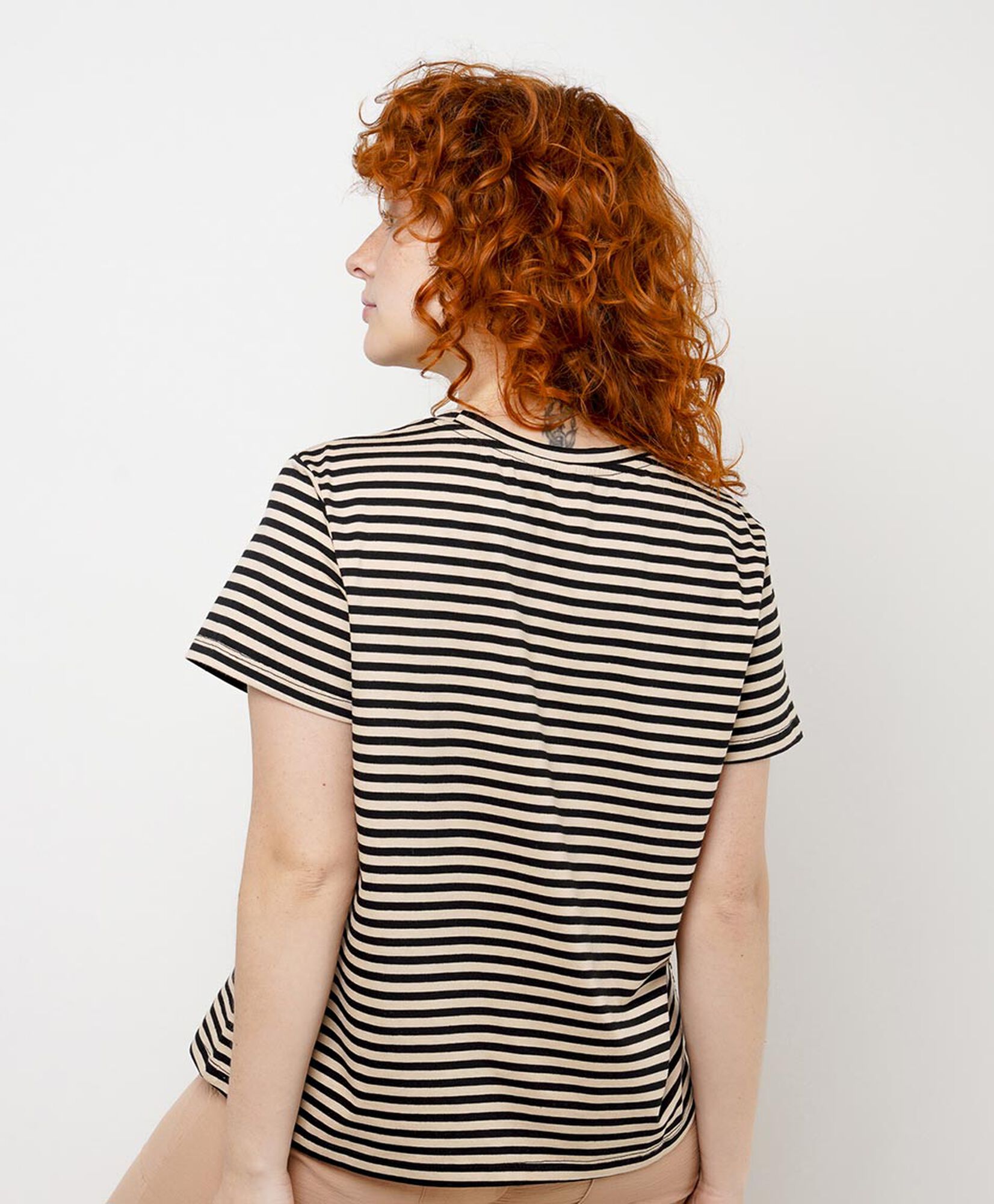 Polera mujer rayas flor bordada Polera mujer rayas flor bordada