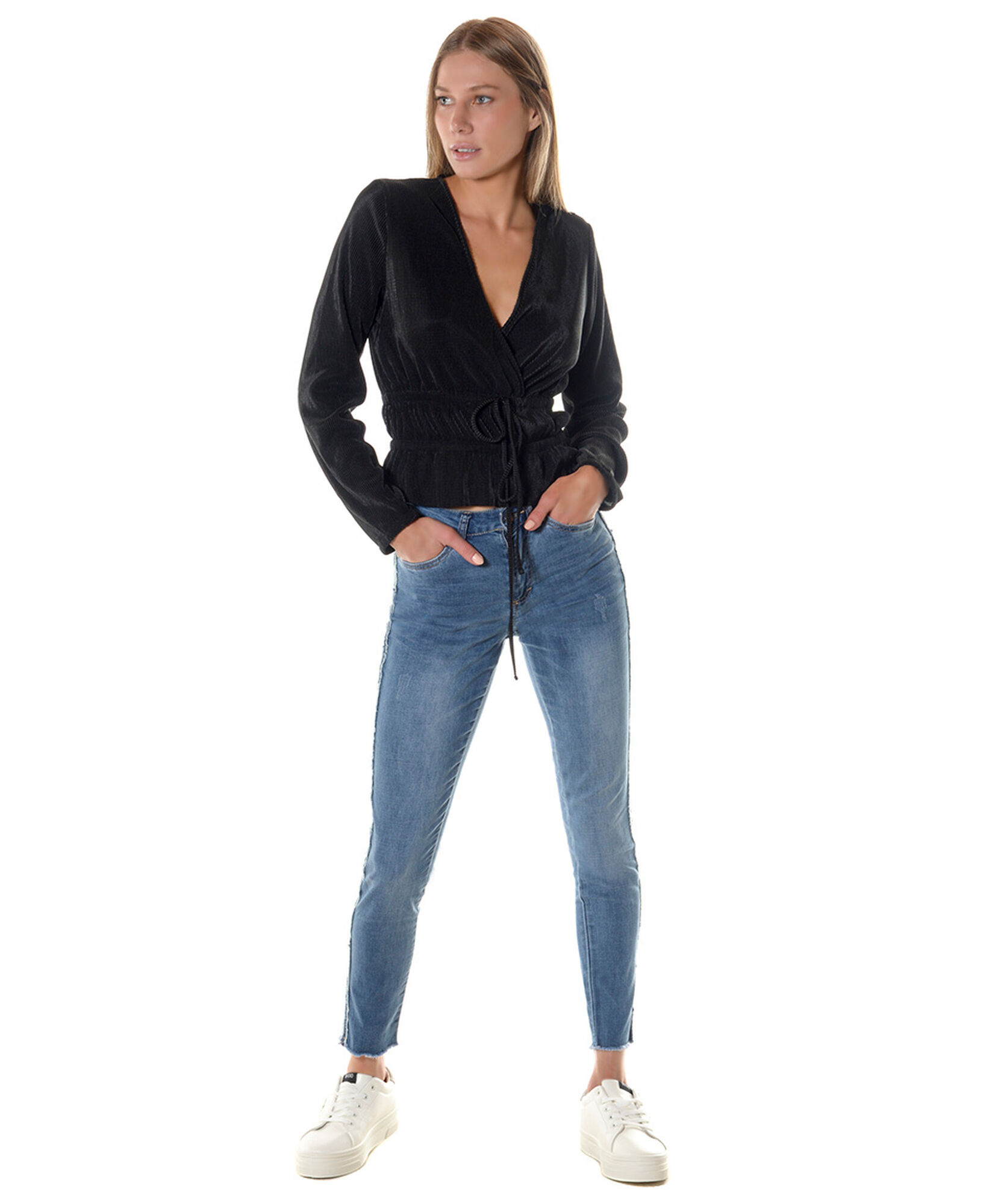 Jeans desflecado lateral Jeans desflecado lateral