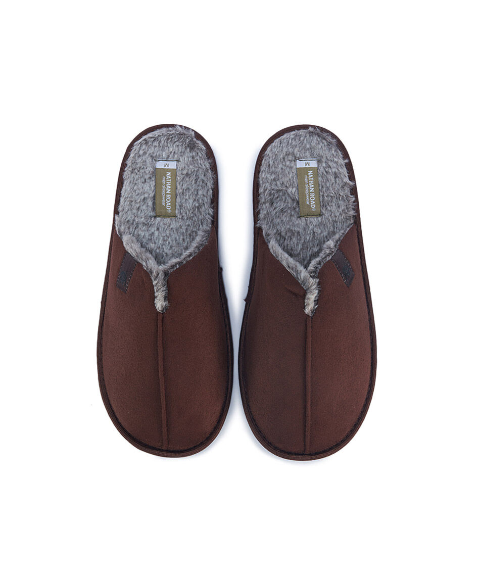 Pantufla hombre abrigada caf&eacute;