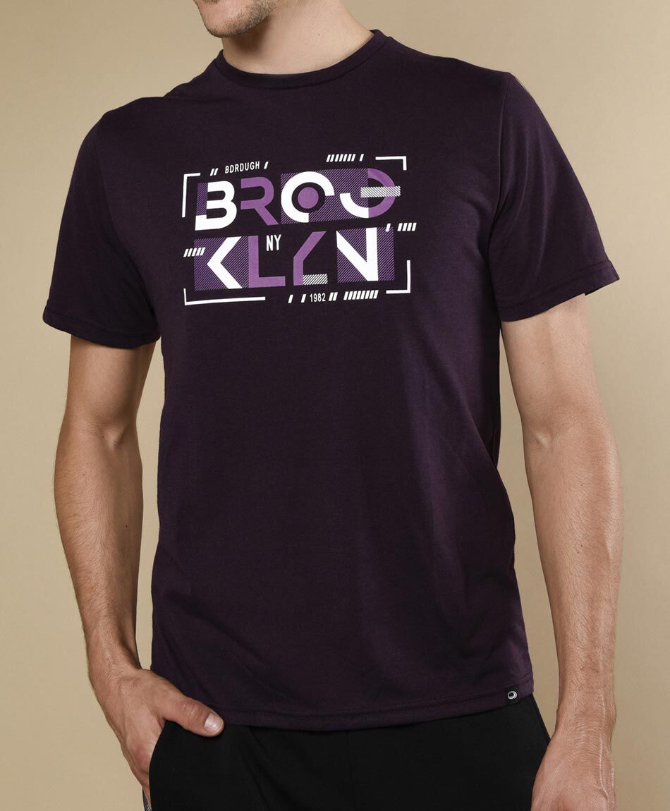 Polera deportiva hombre estampada