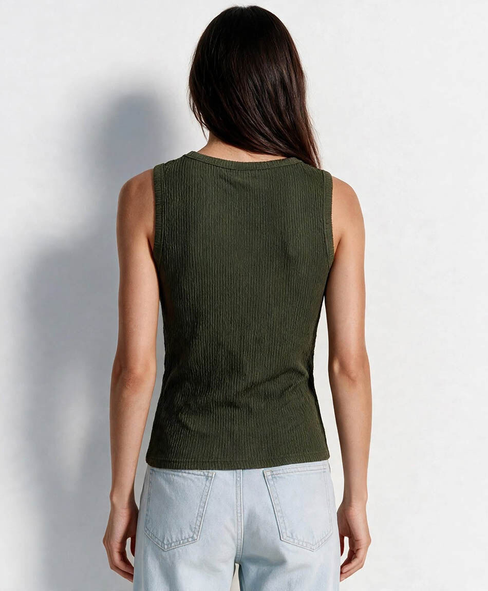 Polera mujer sin mangas b&aacute;sica