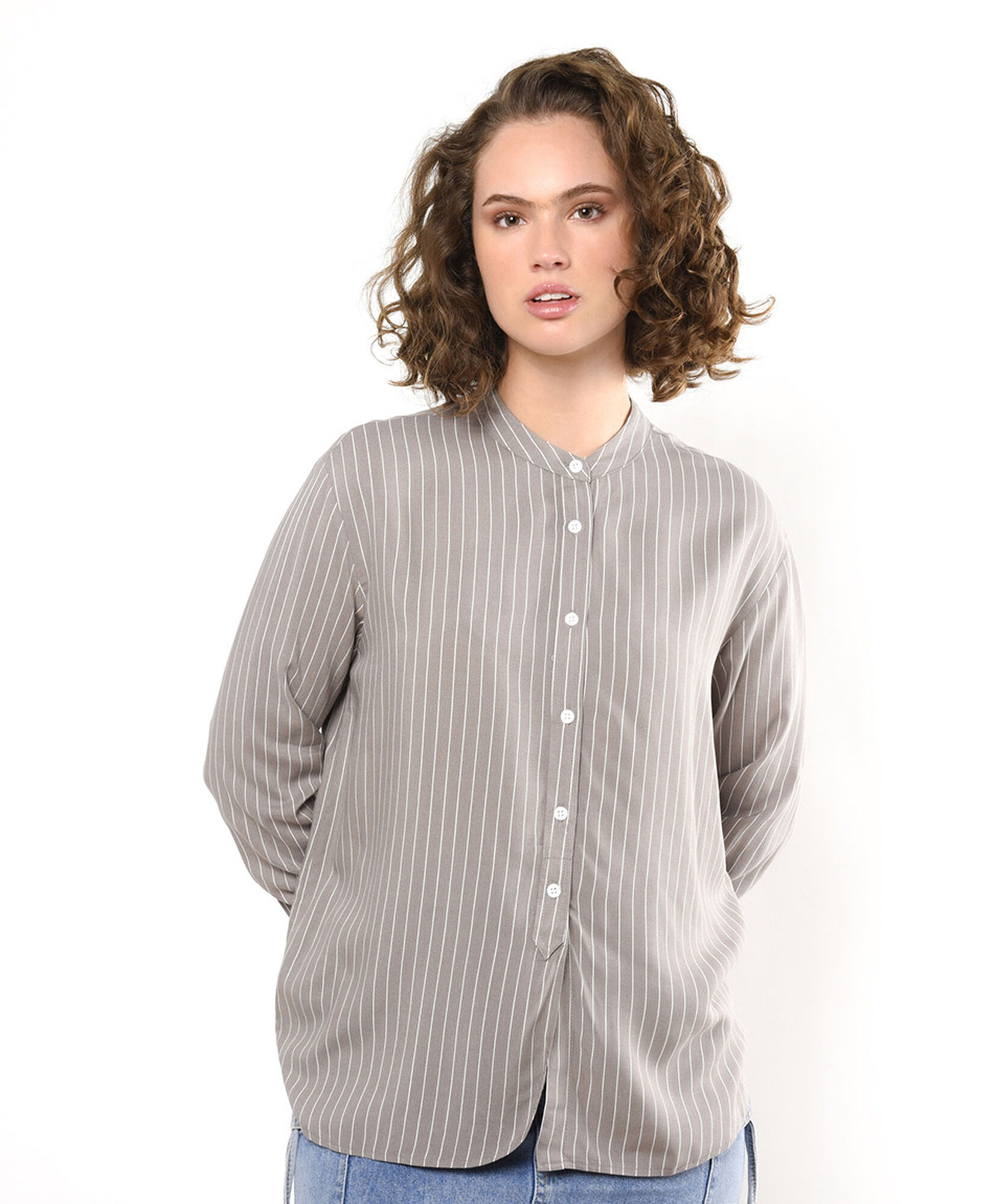 Blusa mujer líneas cuello mao Blusa mujer líneas cuello mao