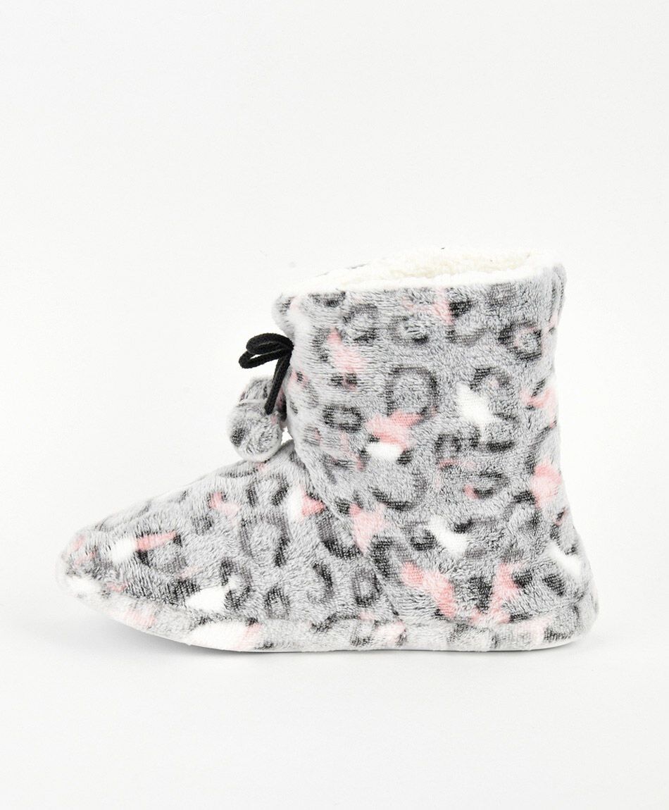 Pantufla mujer animal print ca&ntilde;a alta