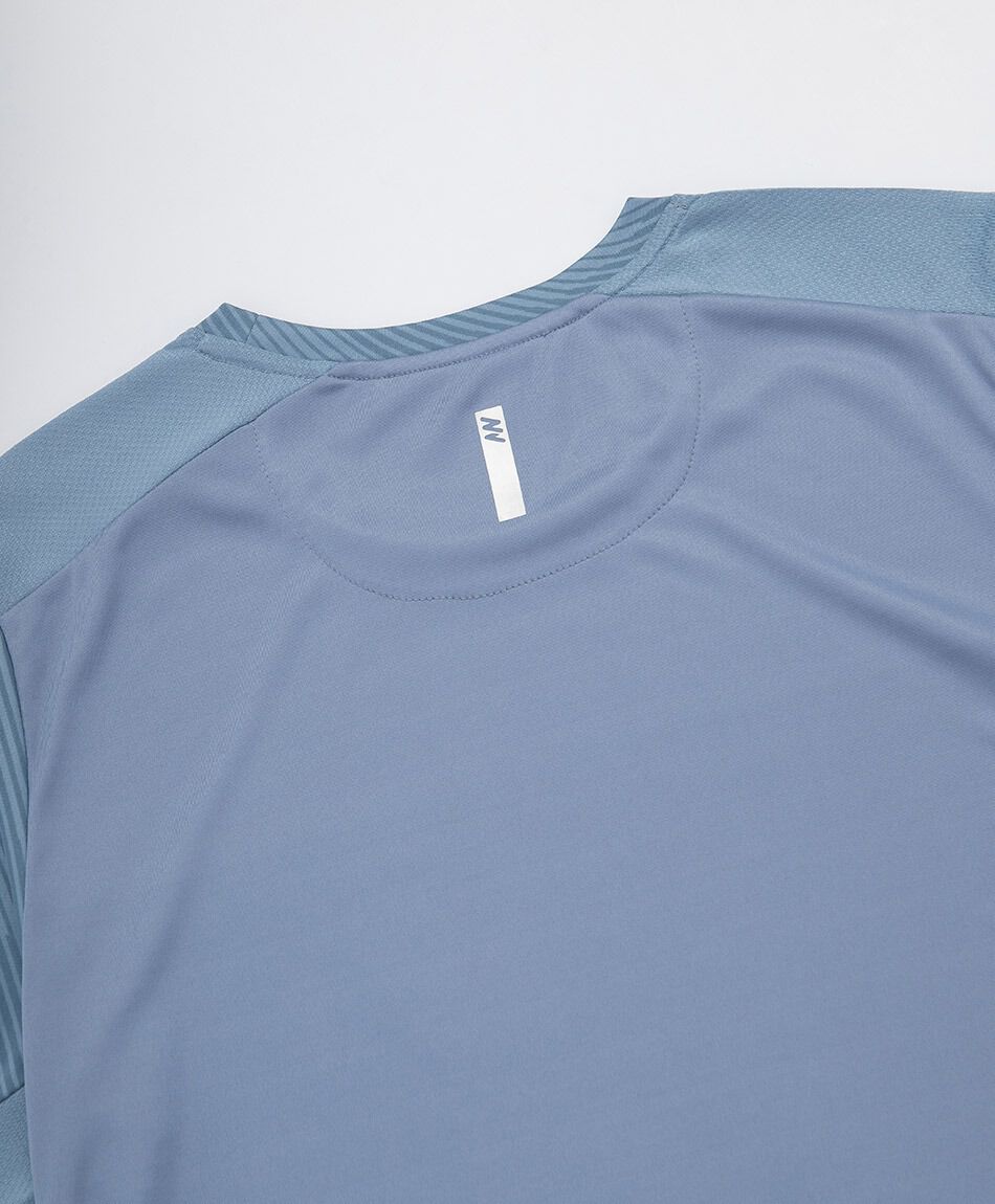 Polera deportiva hombre mini l&iacute;neas