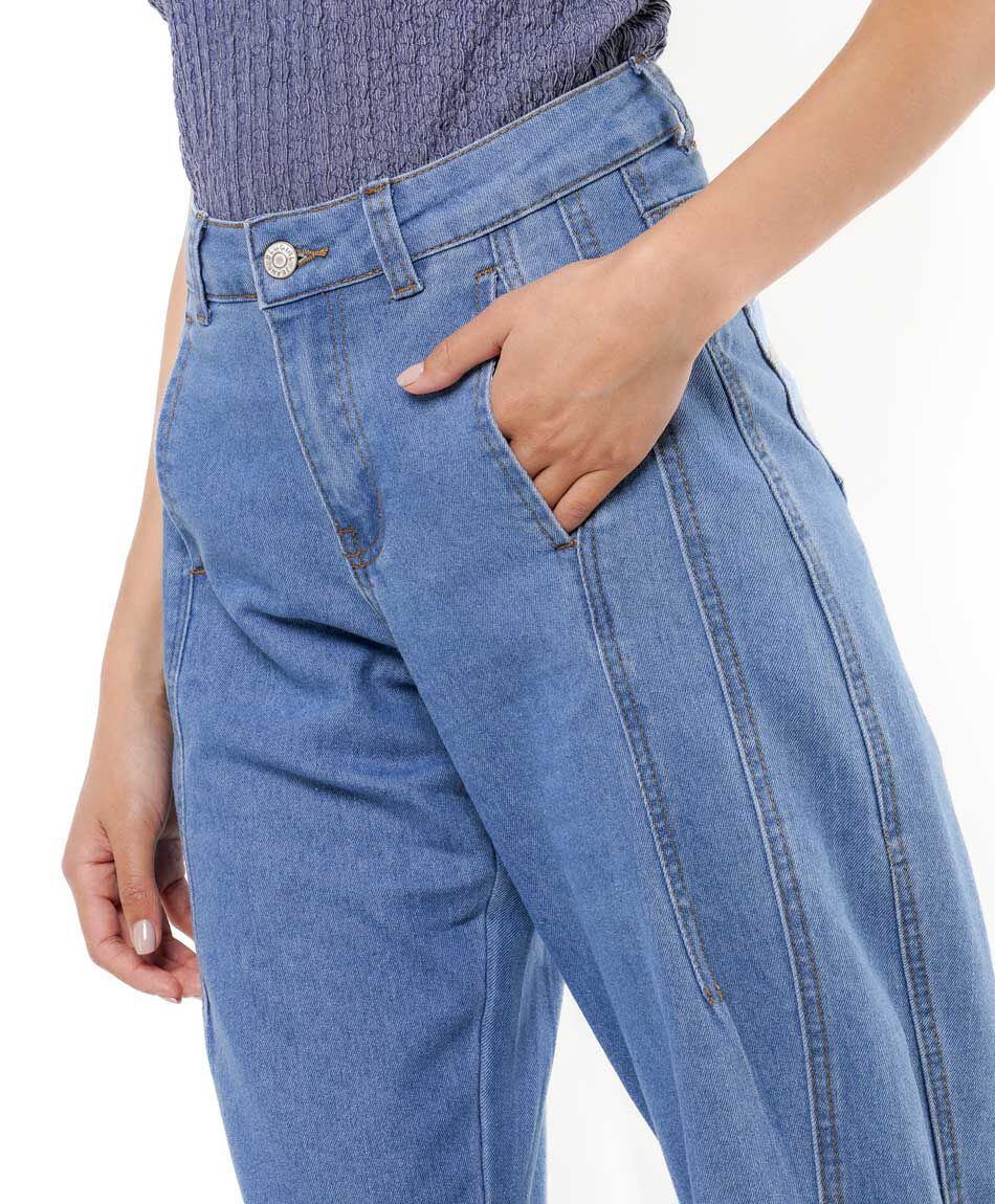 Jeans mujer dise&ntilde;o bordes