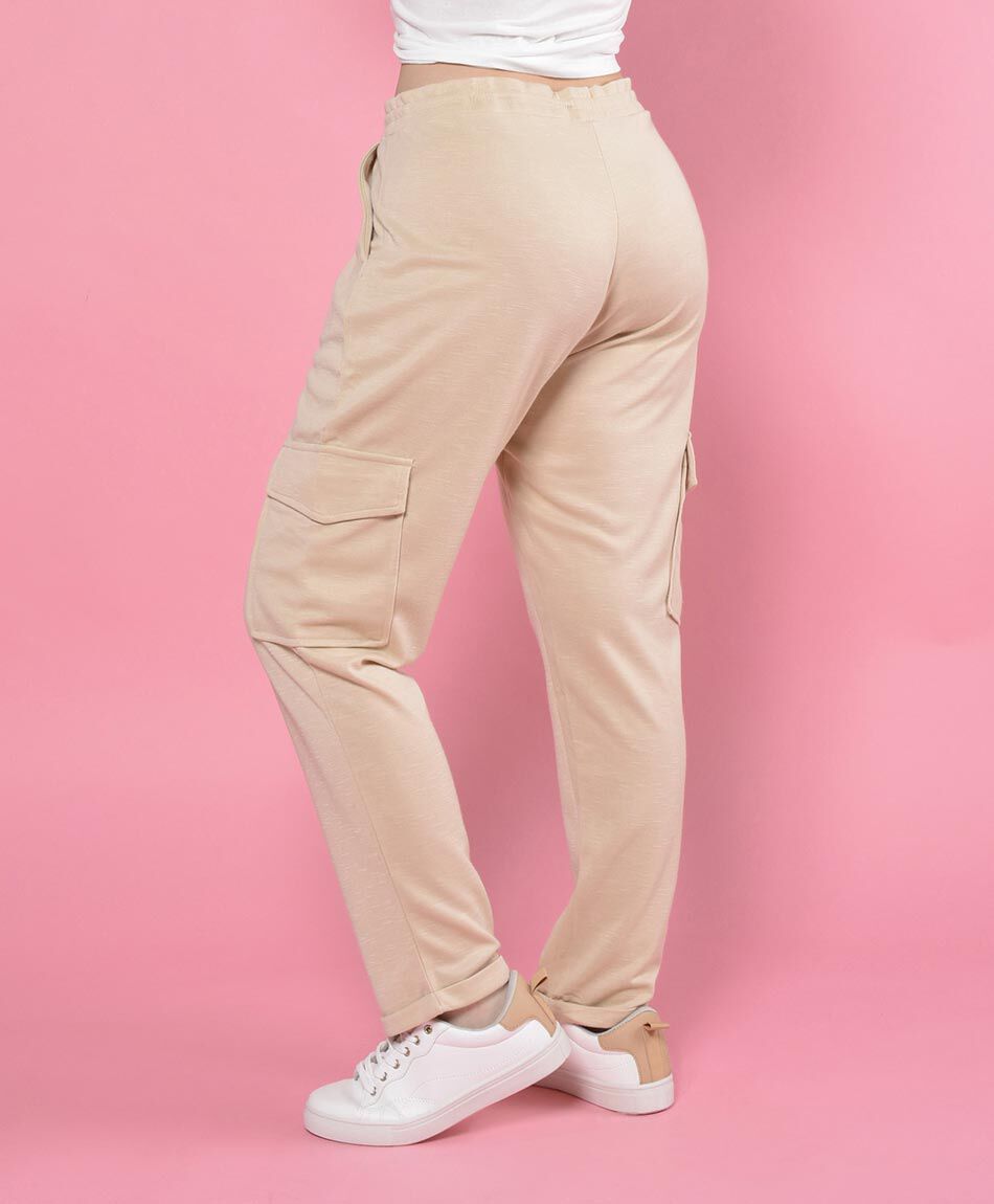 Pantal&oacute;n tiro alto skinny fit