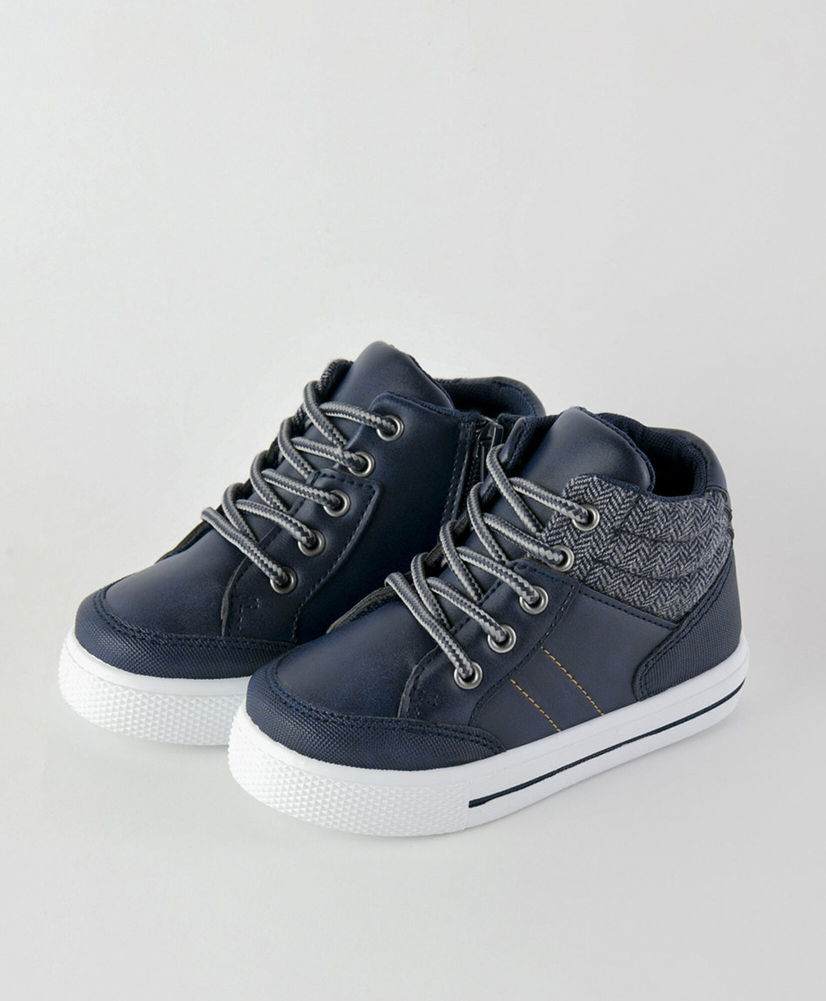 Zapatilla infantil (20 a 25) cordones azul Zapatilla infantil (20 a 25) cordones azul