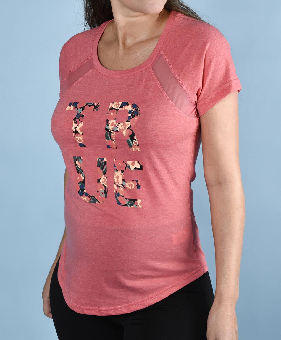 Polera deportiva ajustada manga corta cuello redondo