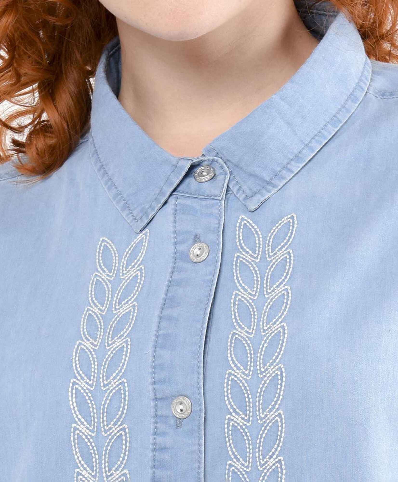 Blusa mujer denim bordada Blusa mujer denim bordada