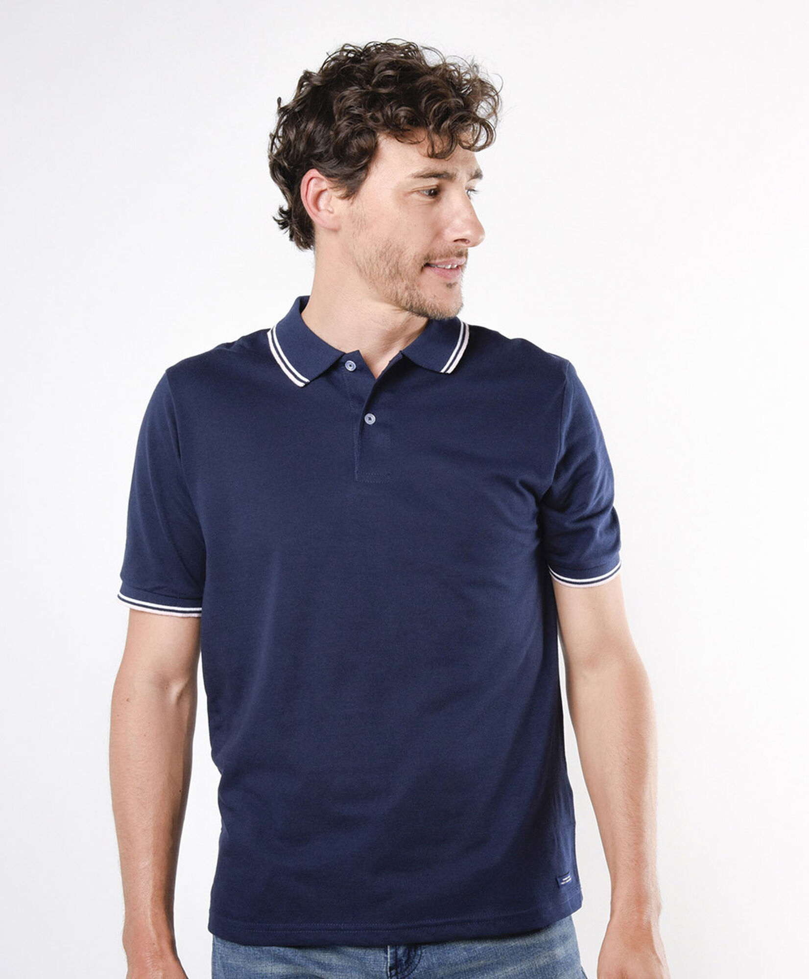 Polera hombre líneas en cuello piqué Polera hombre líneas en cuello piqué