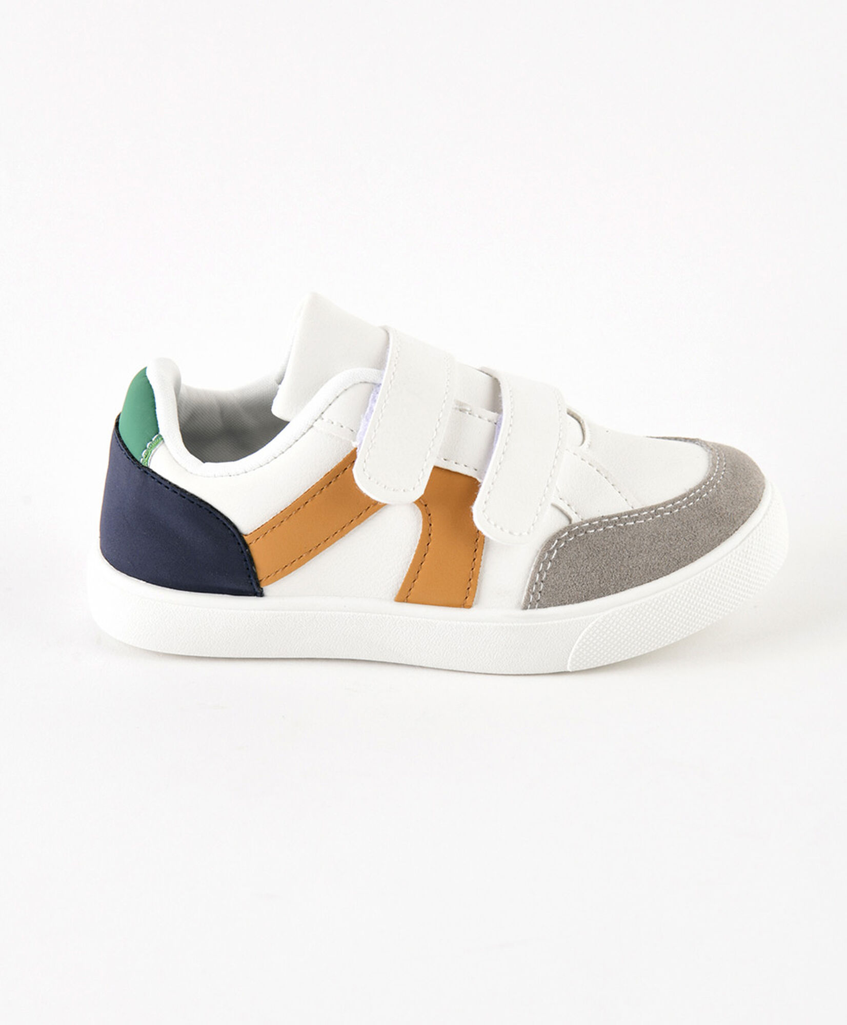 Zapatilla infantil (26 a 31) tricolor Zapatilla infantil (26 a 31) tricolor