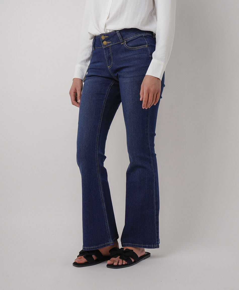 Jeans mujer flare bolsillo bordado