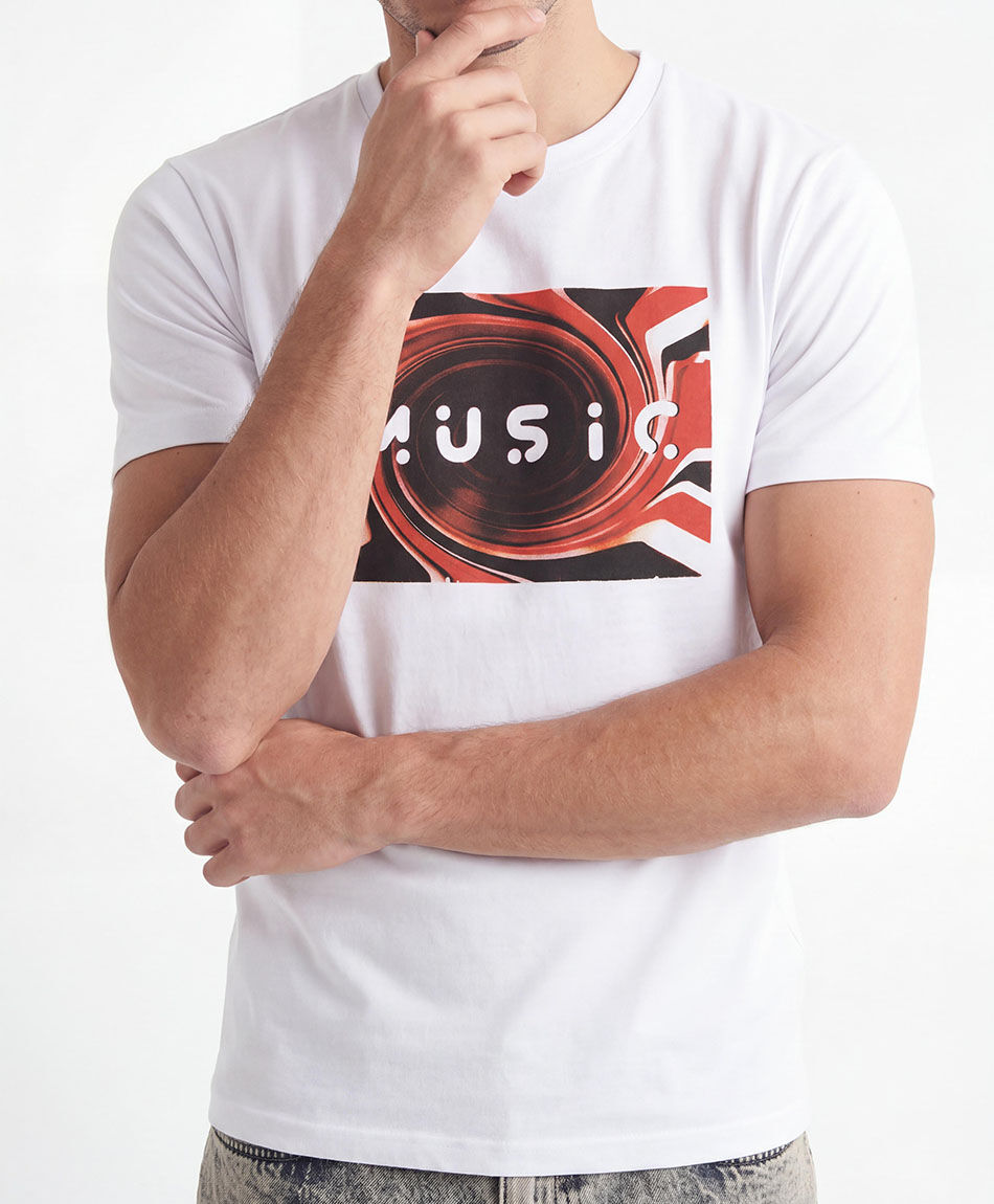 Polera hombre estampado music