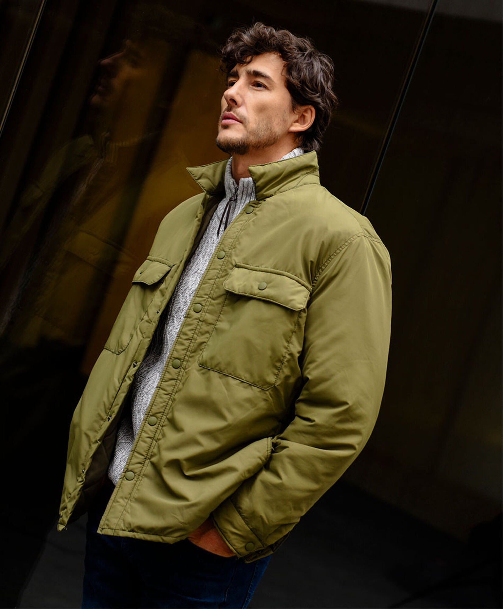 Chaqueta hombre bolsillos y botones Chaqueta hombre bolsillos y botones