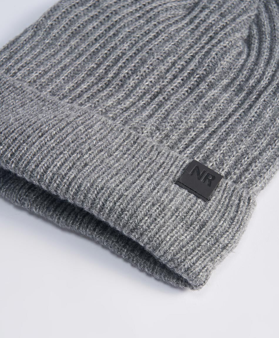 Gorro hombre lineas gris