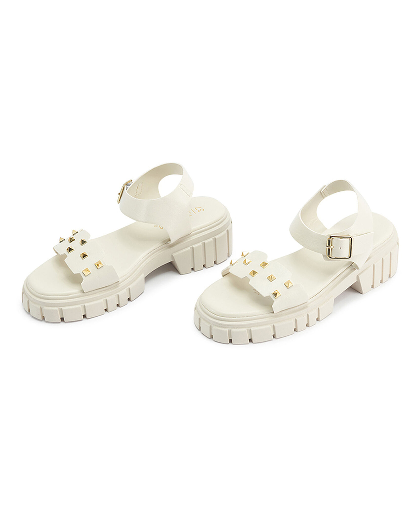 Sandalia mujer blanca tachas doradas Sandalia mujer blanca tachas doradas
